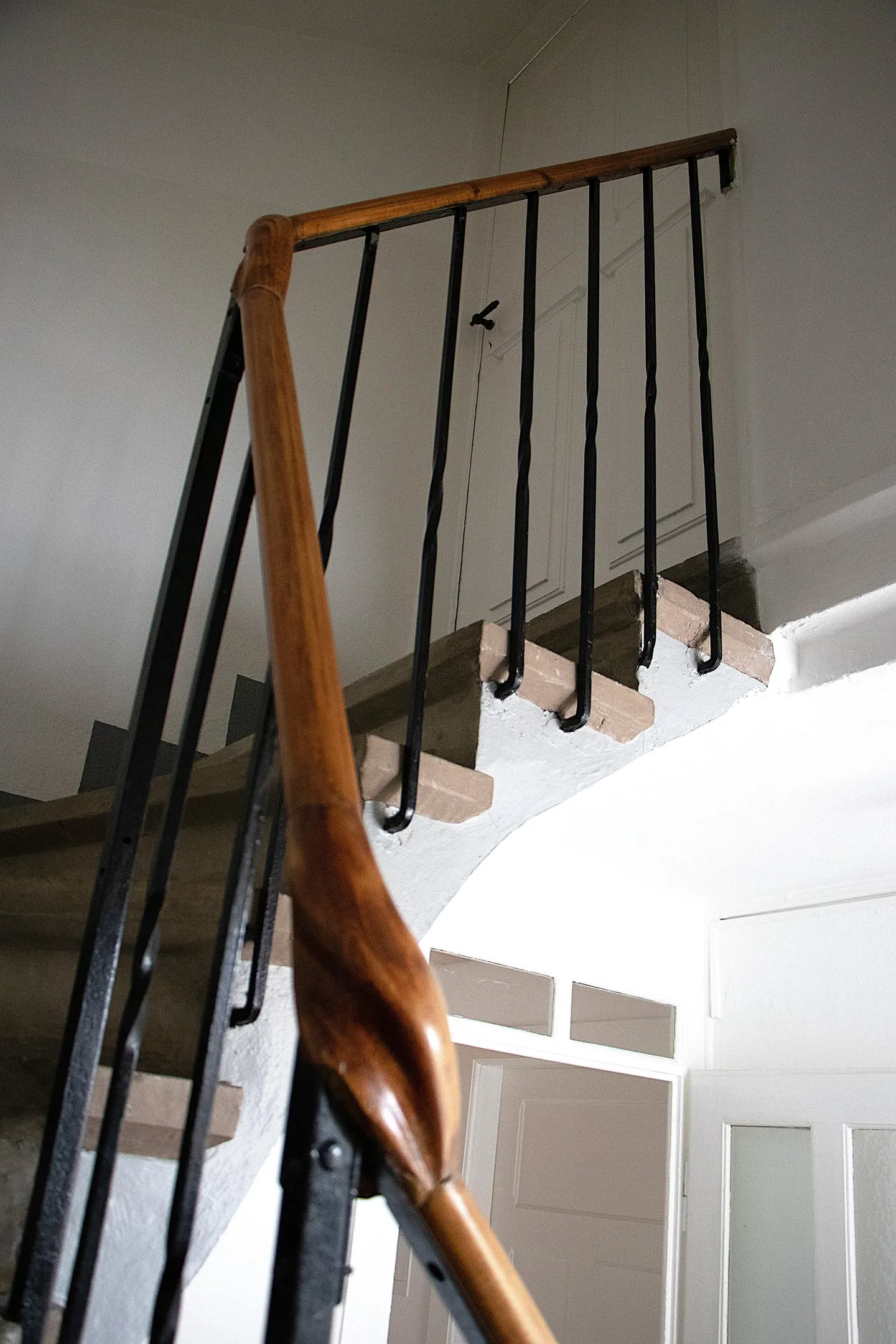 Large family house with 8.5 rooms in Lajoux, rental opportunity for guest rooms - Photo 46 of 63