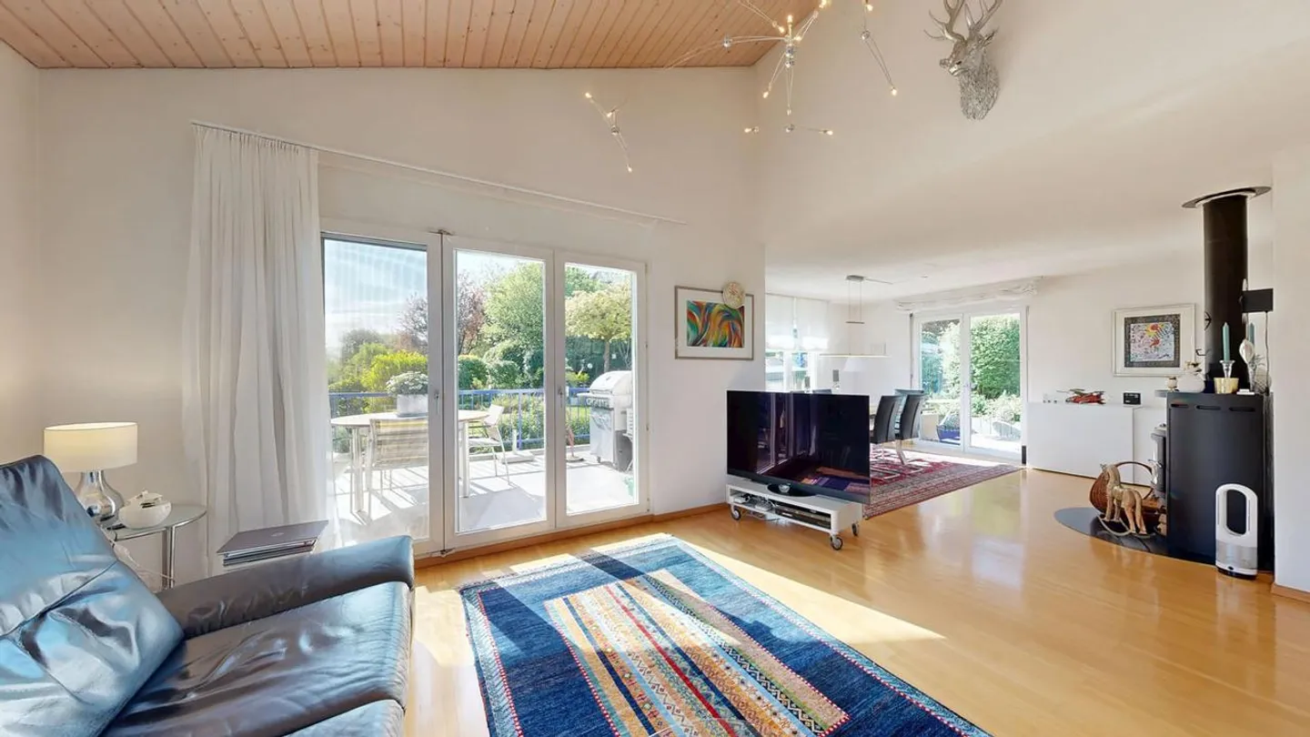 Beautiful 5.5-room semi-detached house with carport and Swedish stove - Photo 2 of 13