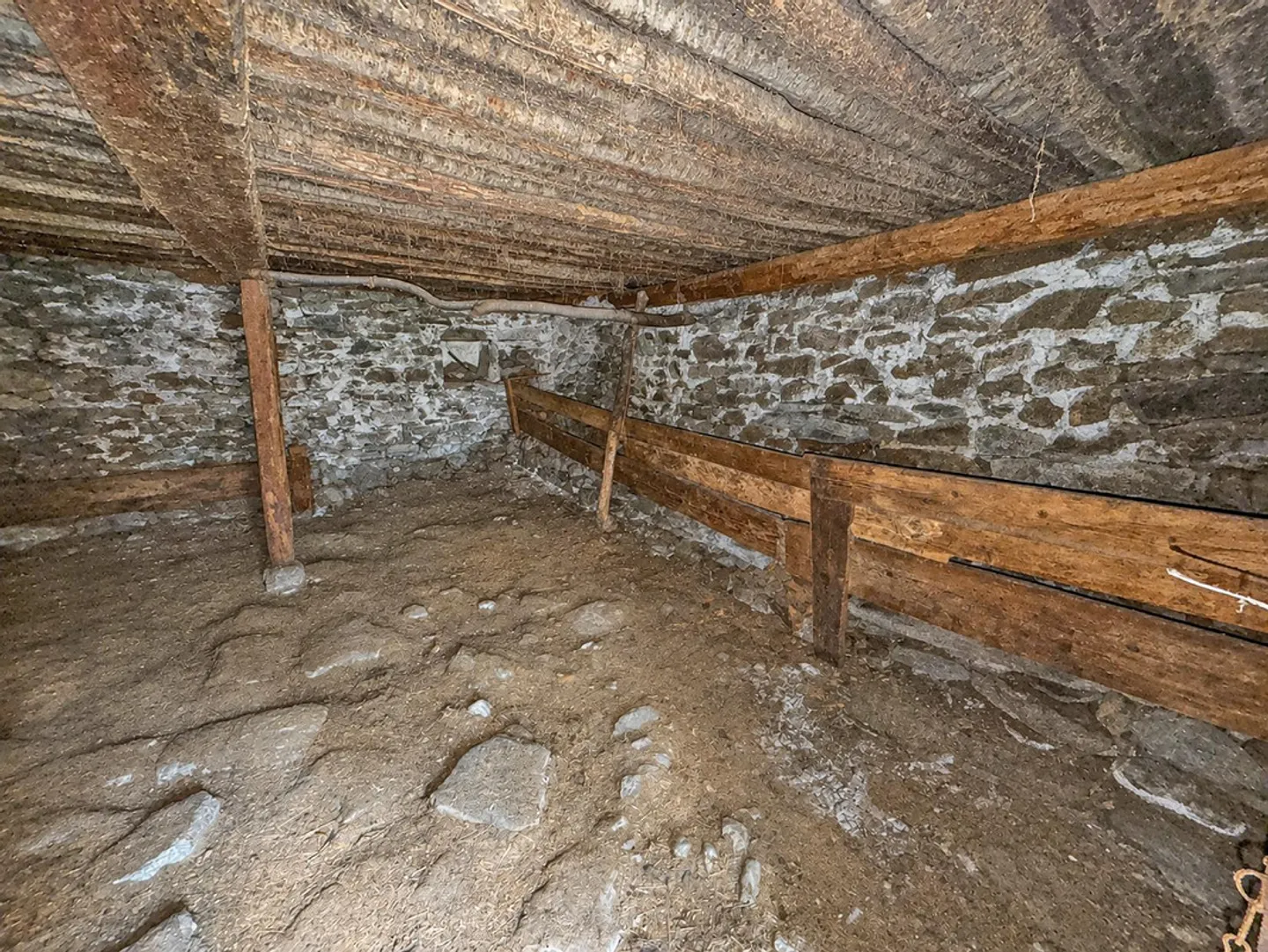 Rustico to renovate with building land - Photo 4 of 13