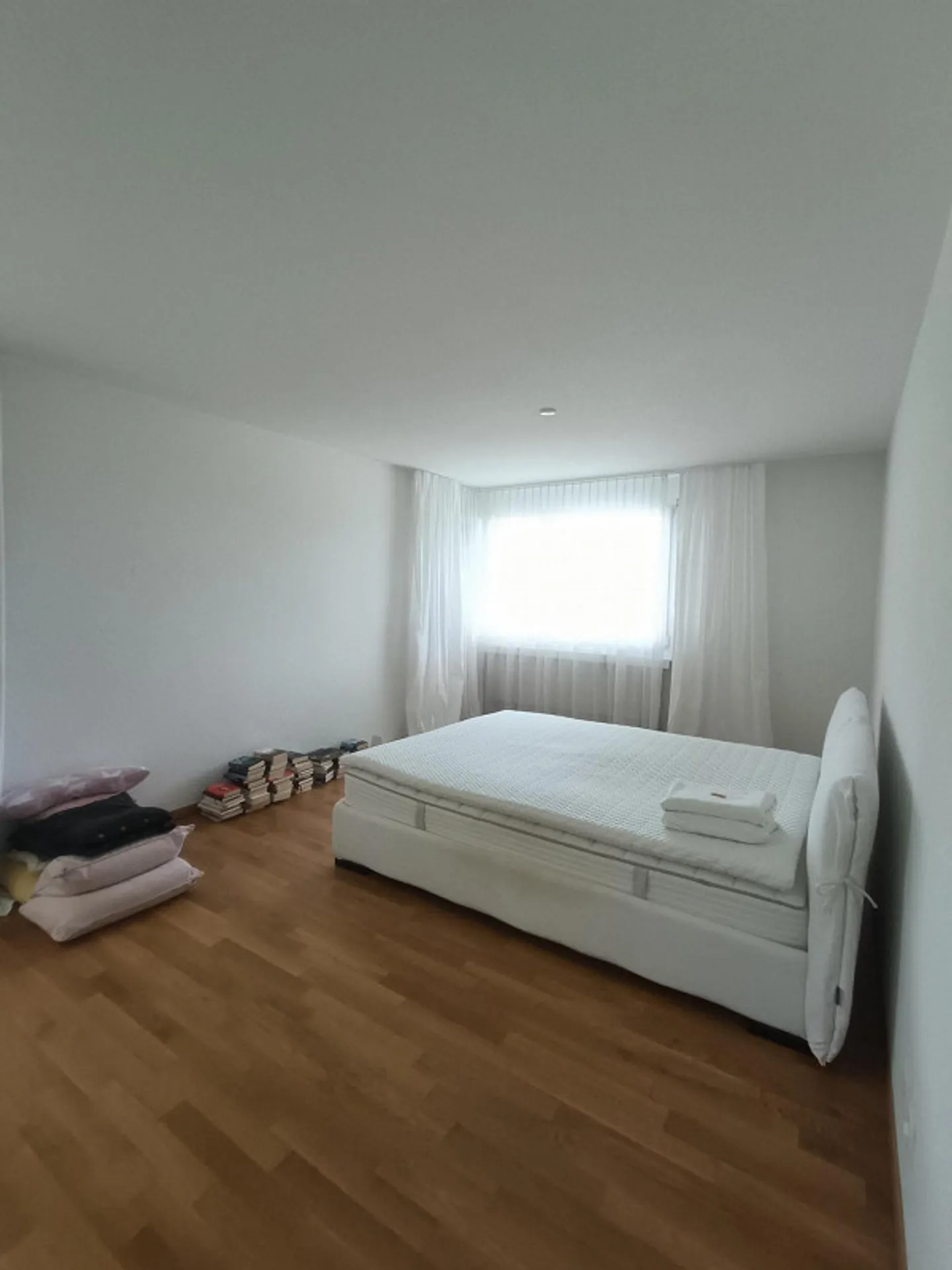 Appartement de 4,5 pièces avec grande terrasse sur le toit - Photo 4 sur 9