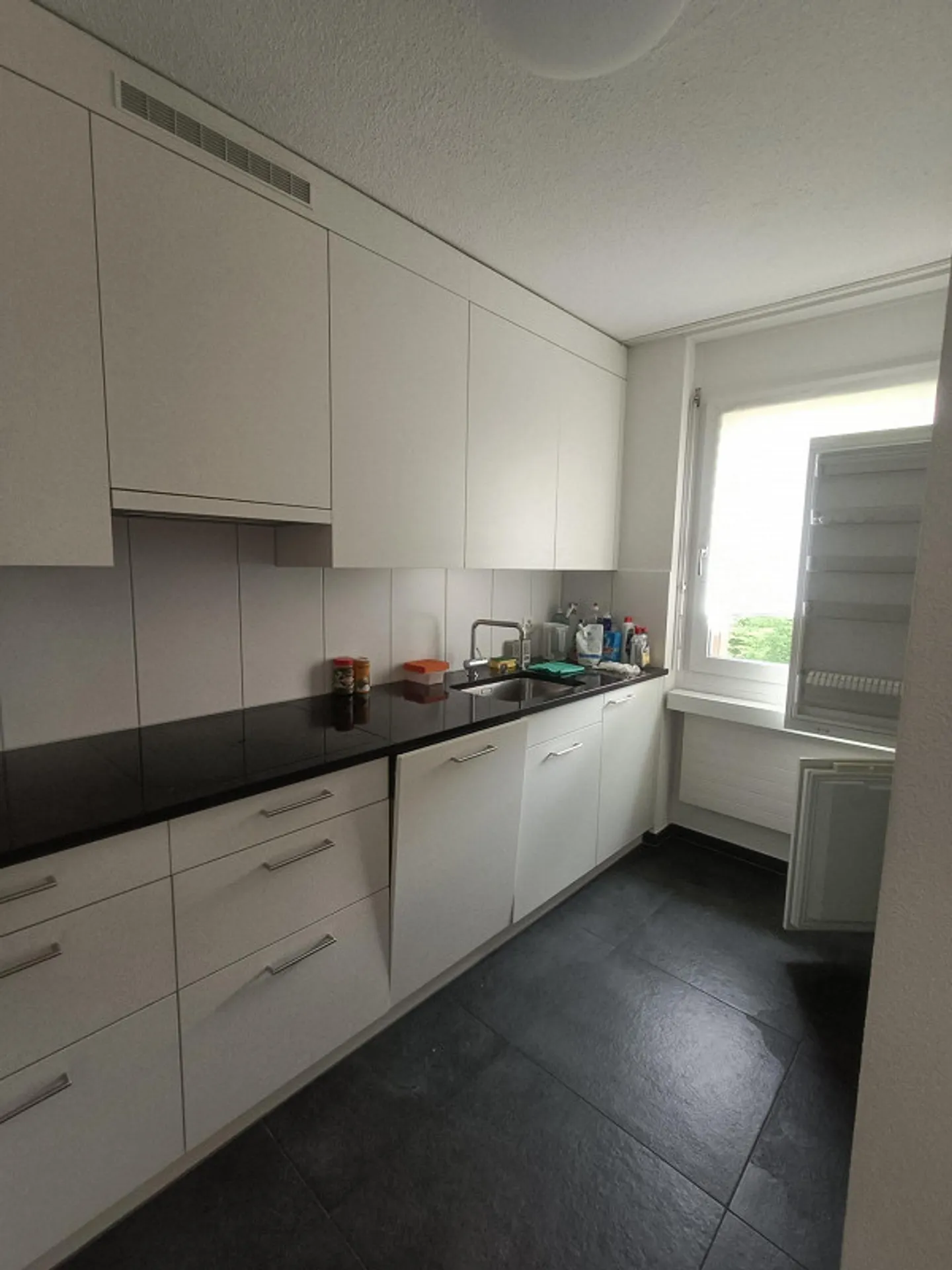 Appartement de 4,5 pièces avec grande terrasse sur le toit - Photo 5 sur 9