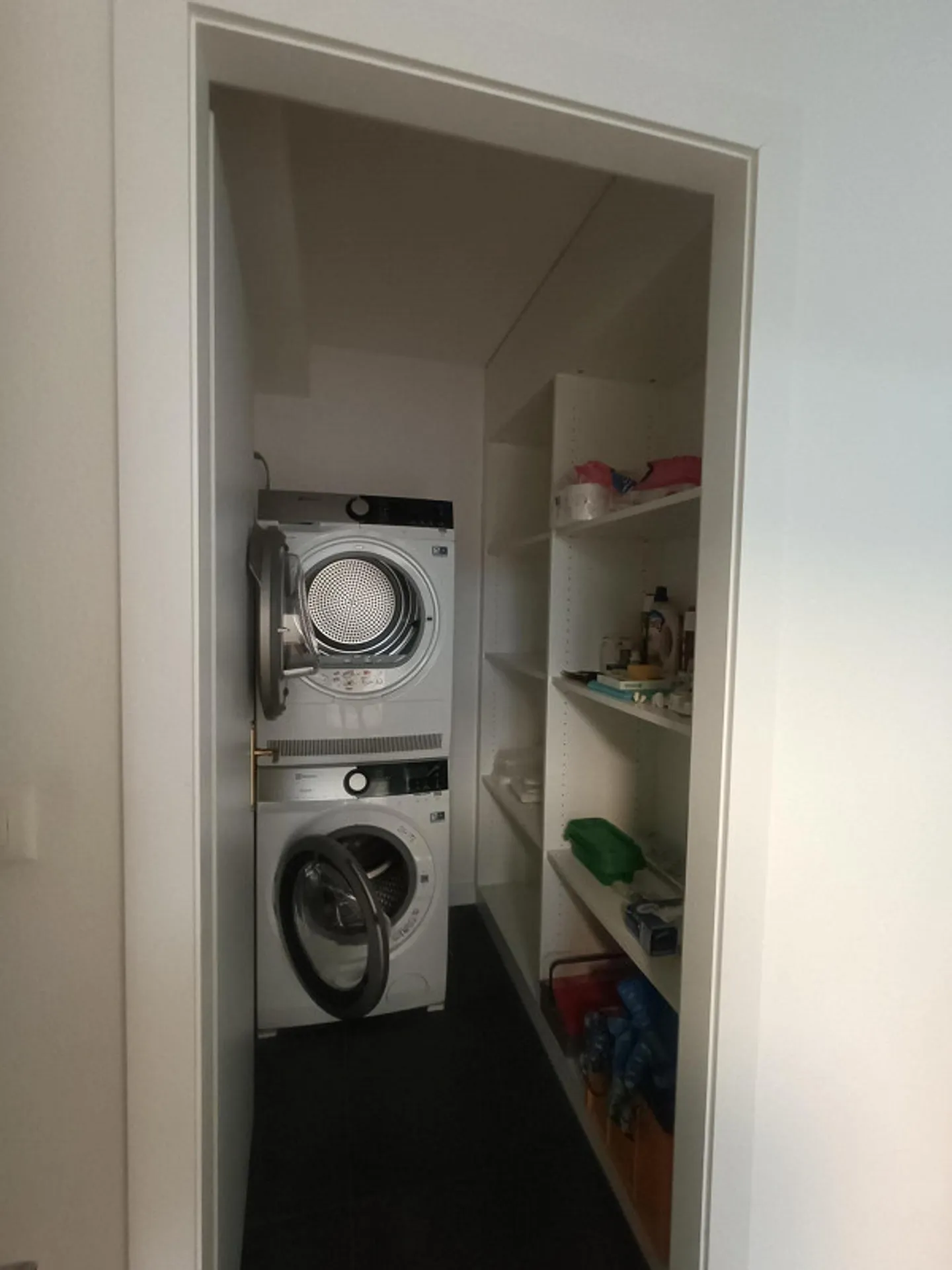 Appartement de 4,5 pièces avec grande terrasse sur le toit - Photo 8 sur 9