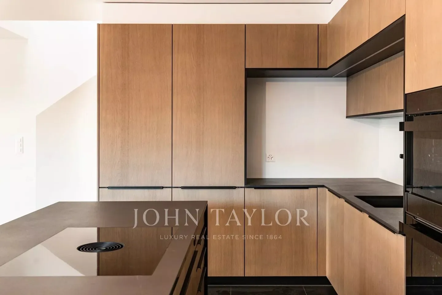 Luxury Villa with Custom Finishes - Photo 3 of 10
