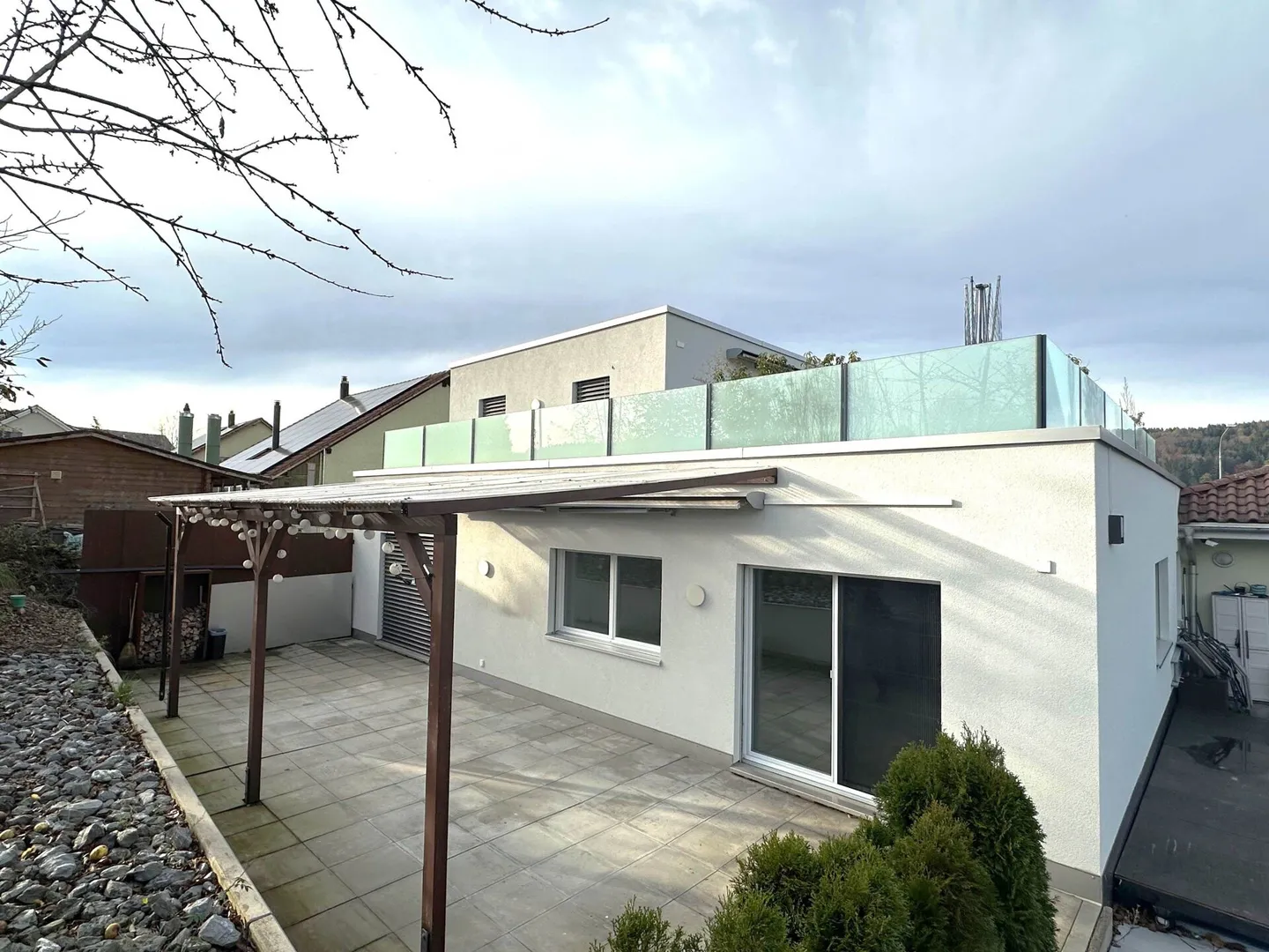 Affascinante casa in affitto di 4,5 stanze con grande terrazza a Wallenwil - Foto 1 di 13