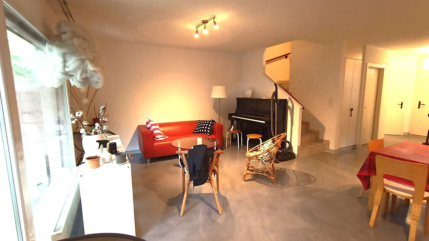Bella villa a schiera con 2 terrazze est e ovest e giardino - disponibile immediatamente - Foto 6 di 16