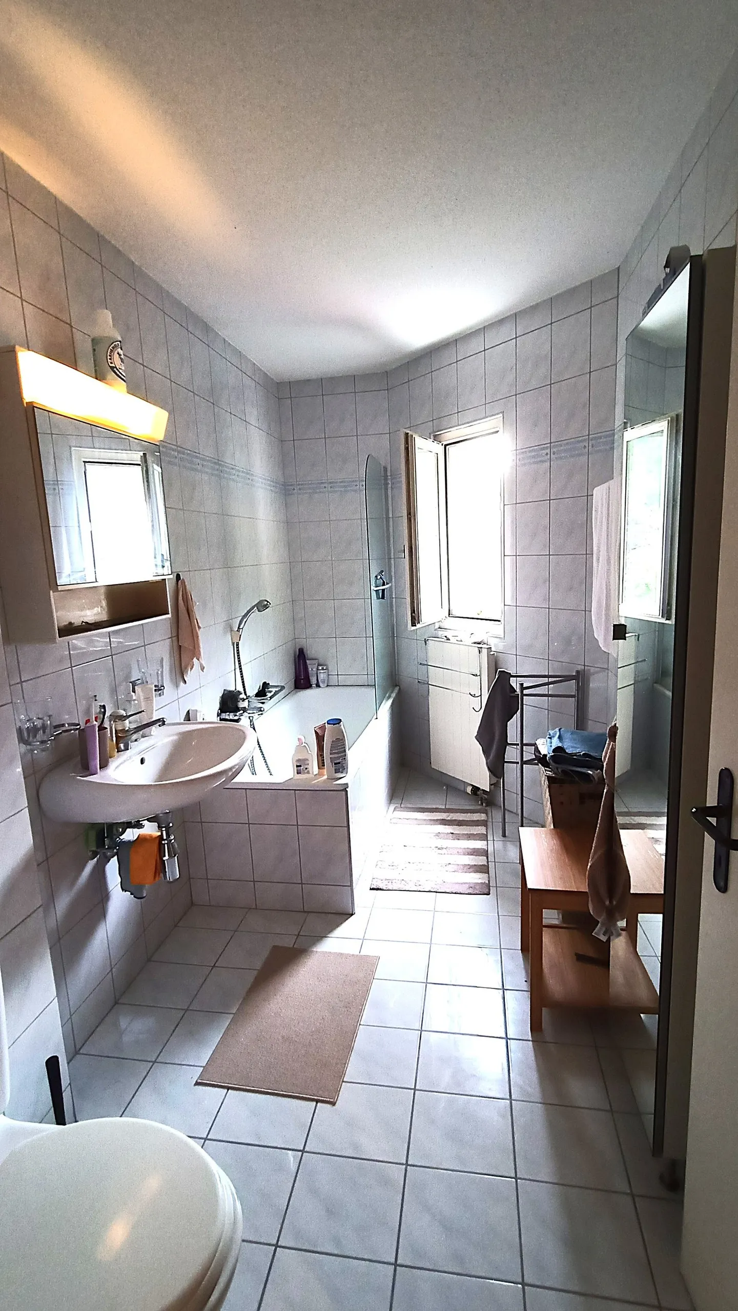 Bella villa a schiera con 2 terrazze est e ovest e giardino - disponibile immediatamente - Foto 13 di 16