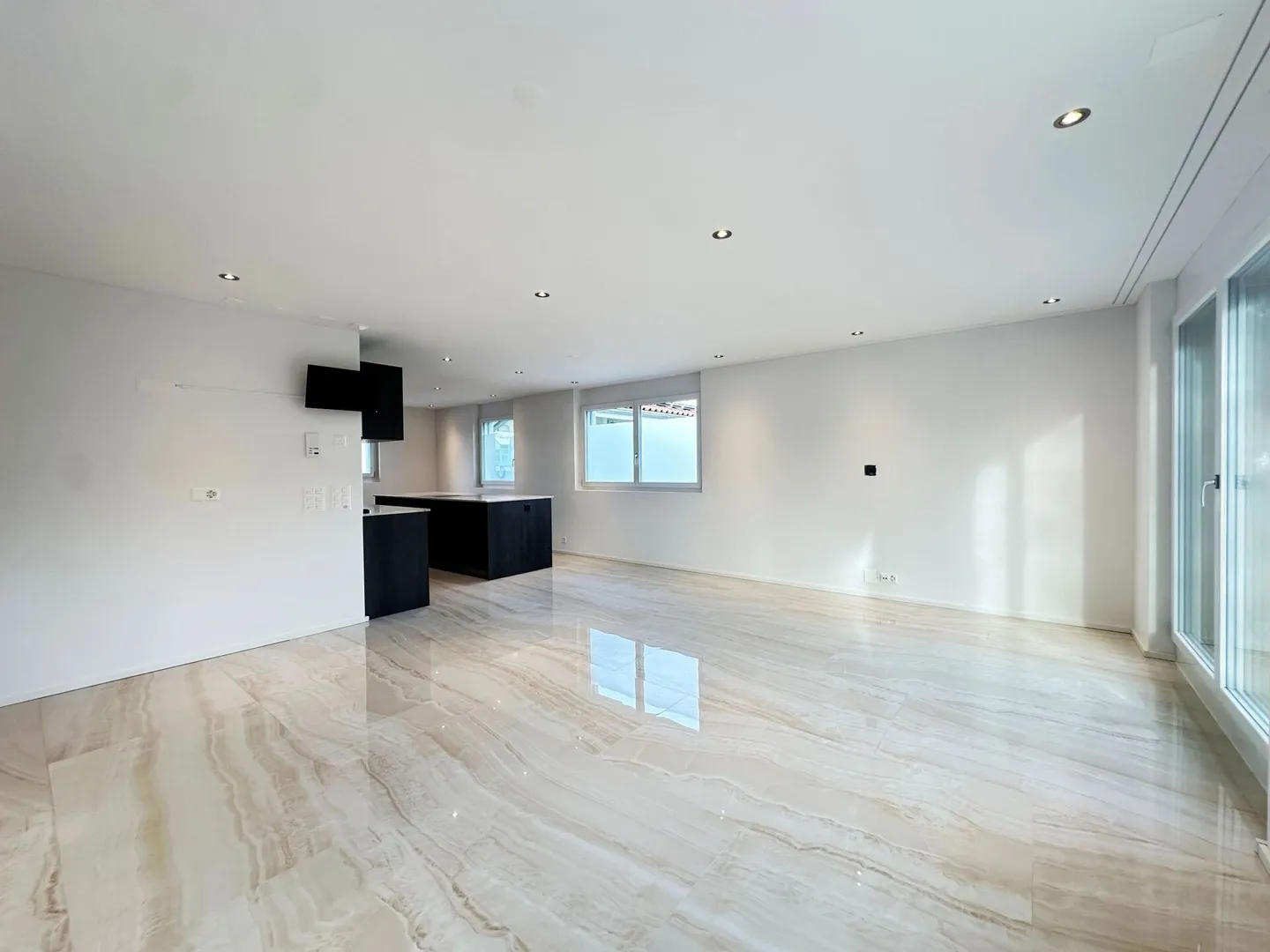 Affascinante casa in affitto di 4,5 stanze con grande terrazza a Wallenwil - Foto 3 di 13