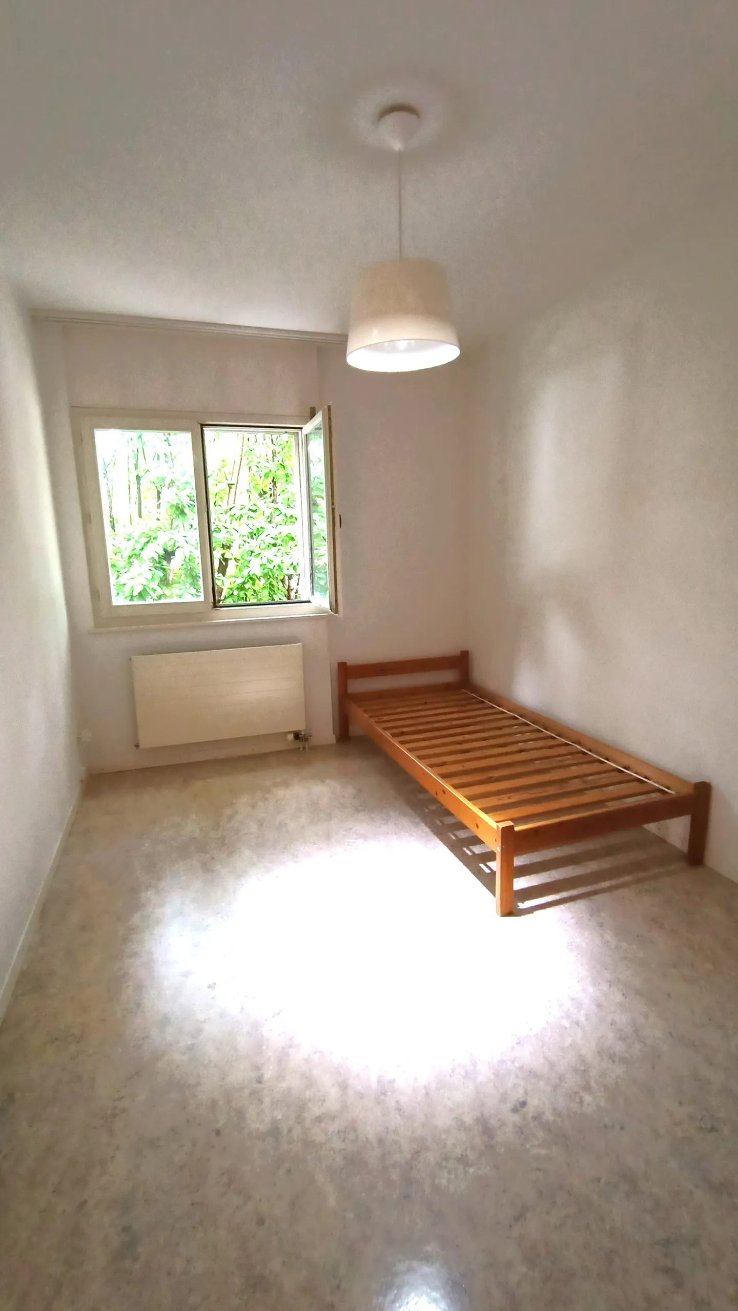 Bella villa a schiera con 2 terrazze est e ovest e giardino - disponibile immediatamente - Foto 10 di 16