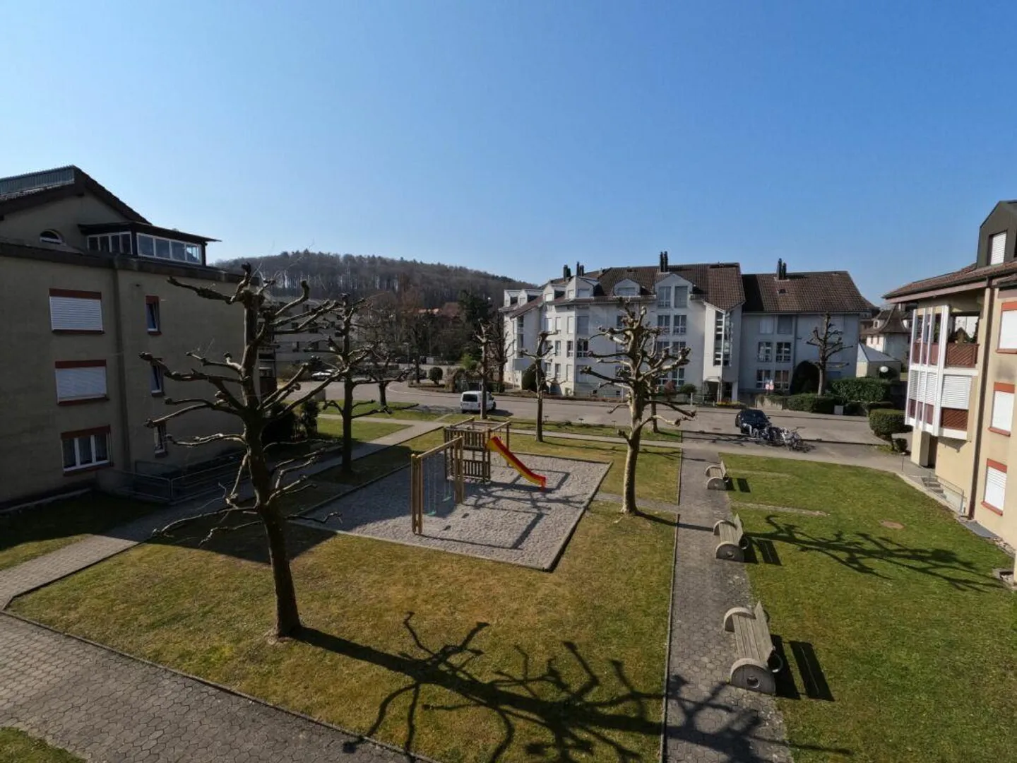 Geräumige Wohnung im Grünen - Foto 2 von 10