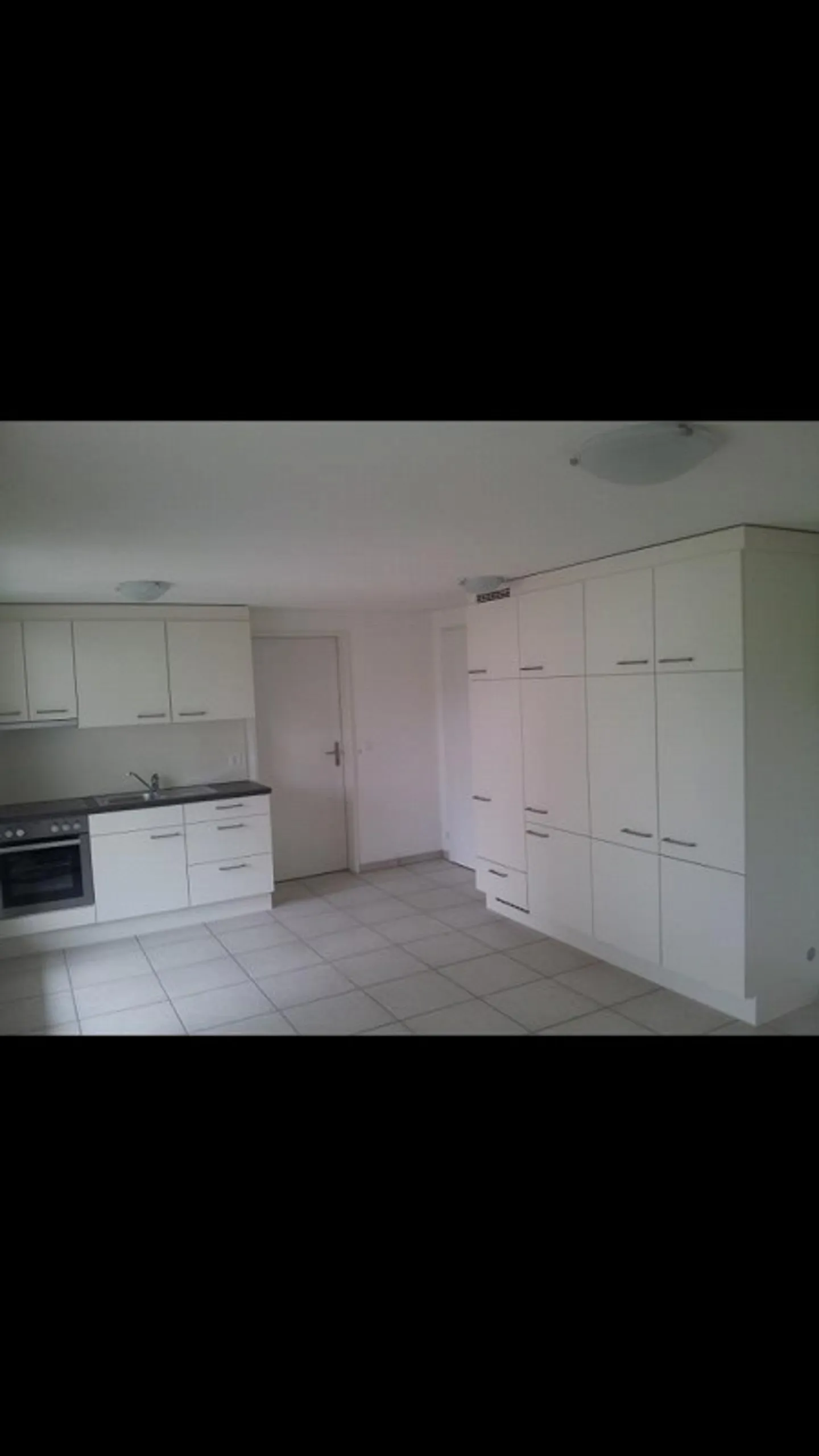 Studio - Photo 1 of 4