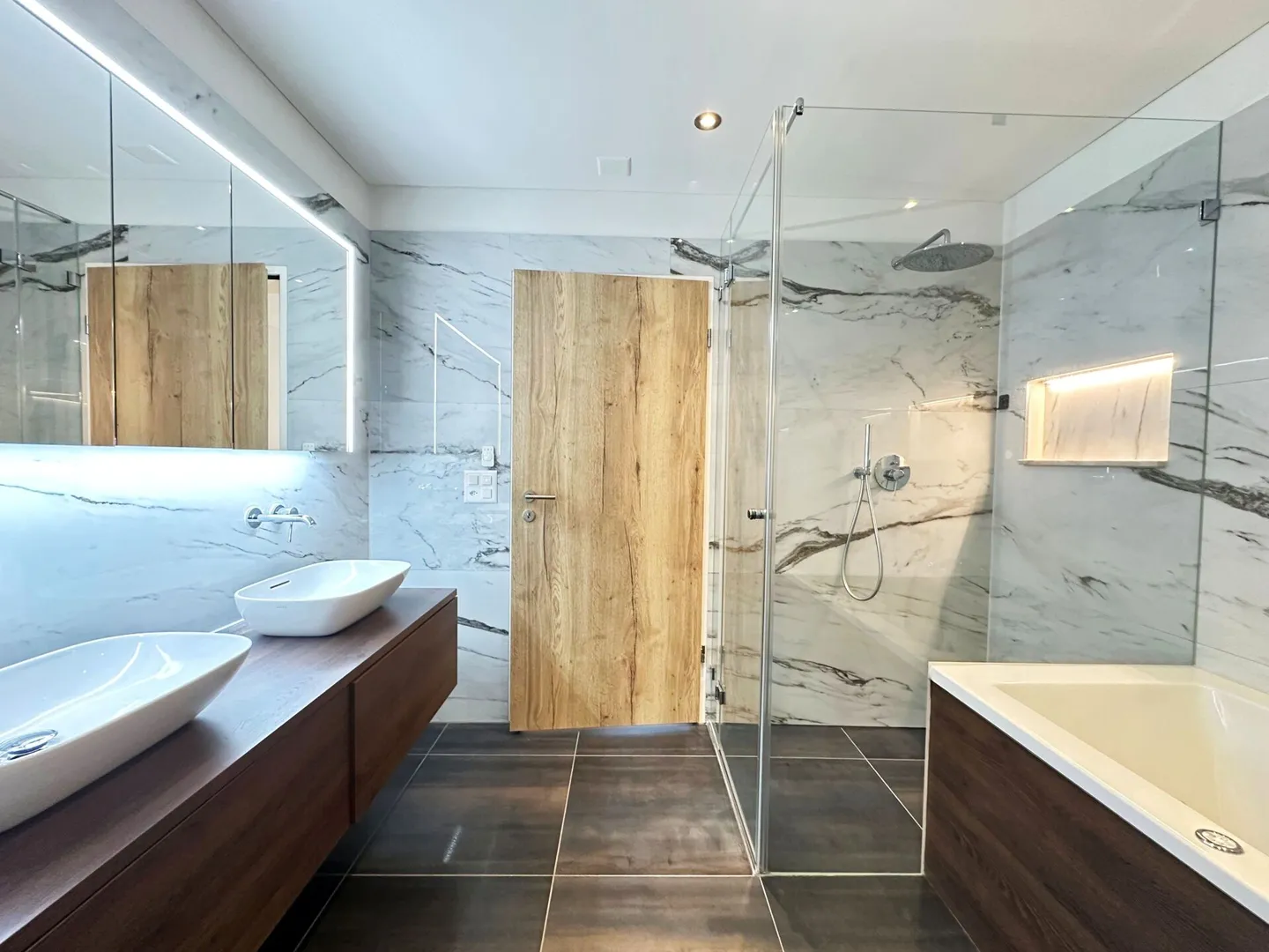 Affascinante casa in affitto di 4,5 stanze con grande terrazza a Wallenwil - Foto 6 di 13