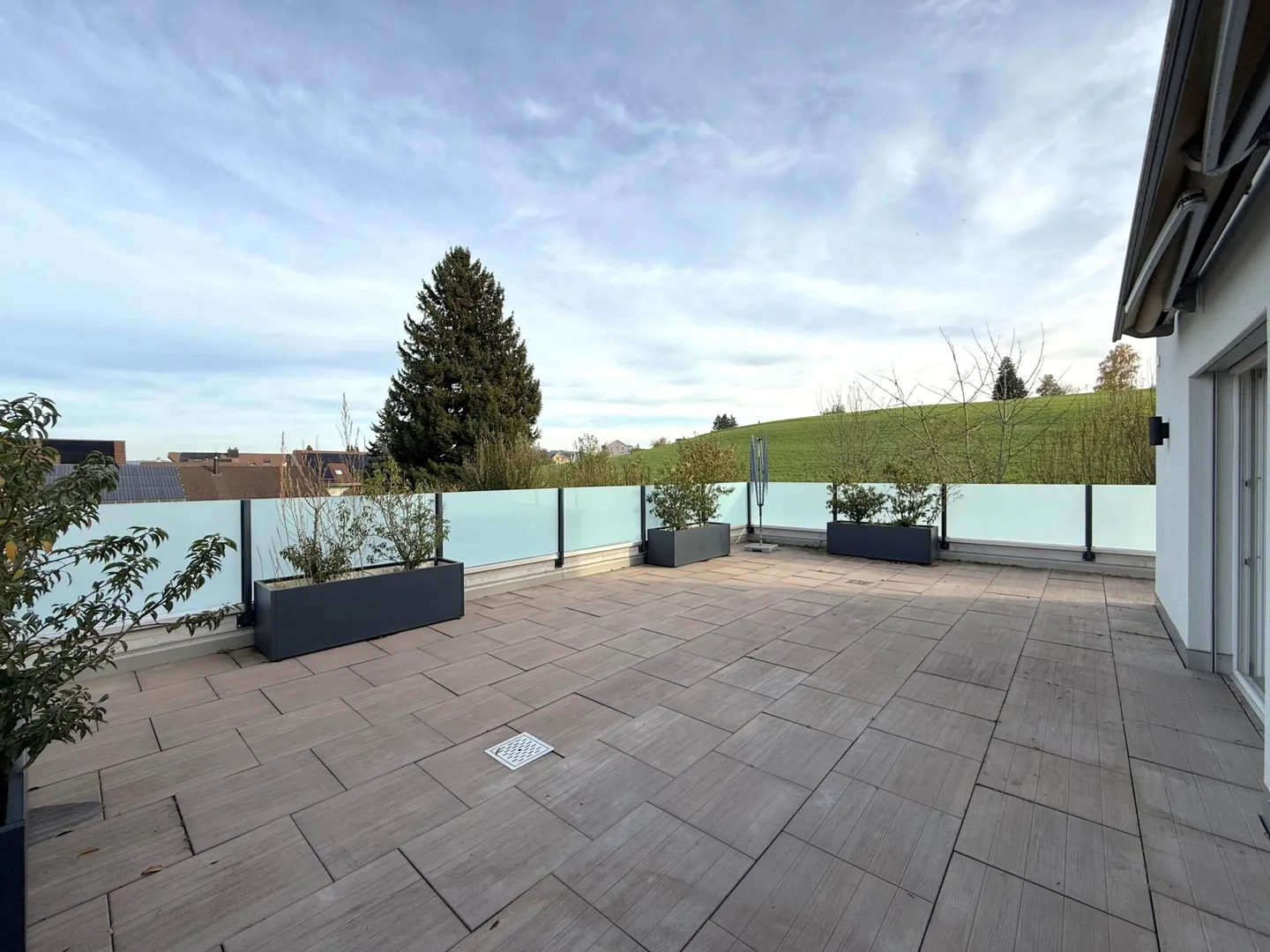 Affascinante casa in affitto di 4,5 stanze con grande terrazza a Wallenwil - Foto 10 di 13