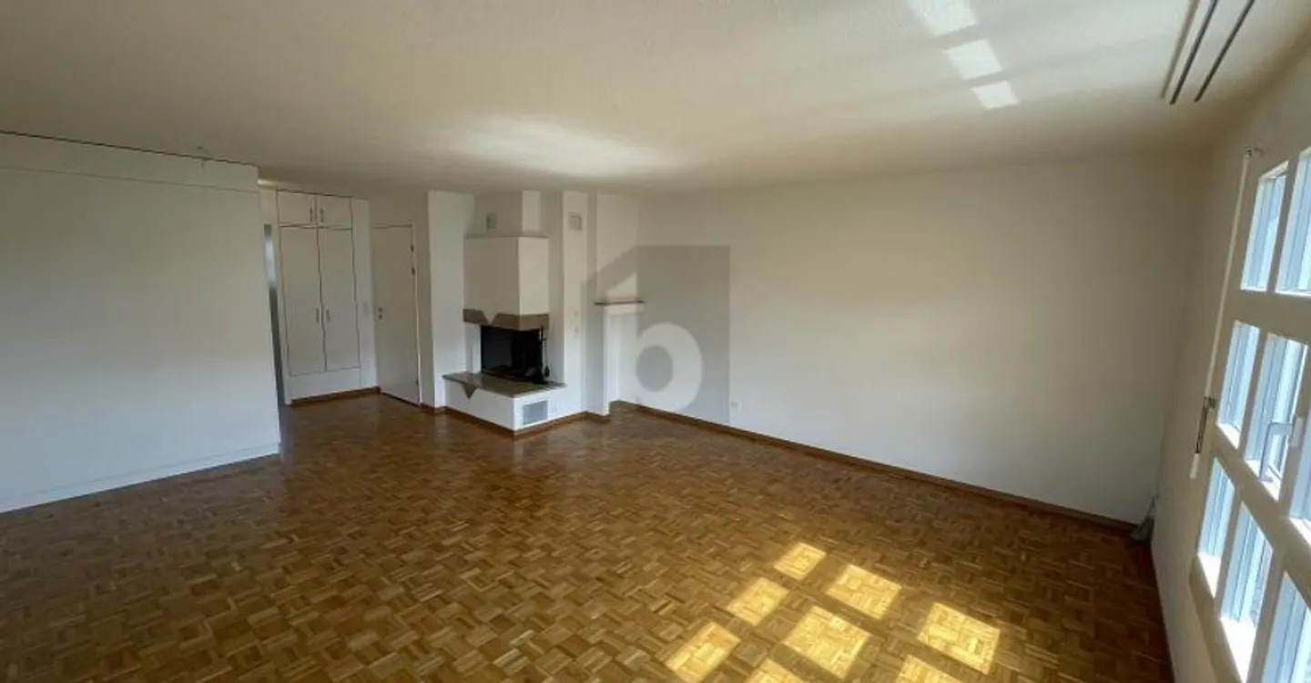 FAMILY FRIENDLY WITH LARGE BALCONY - Photo 2 of 5