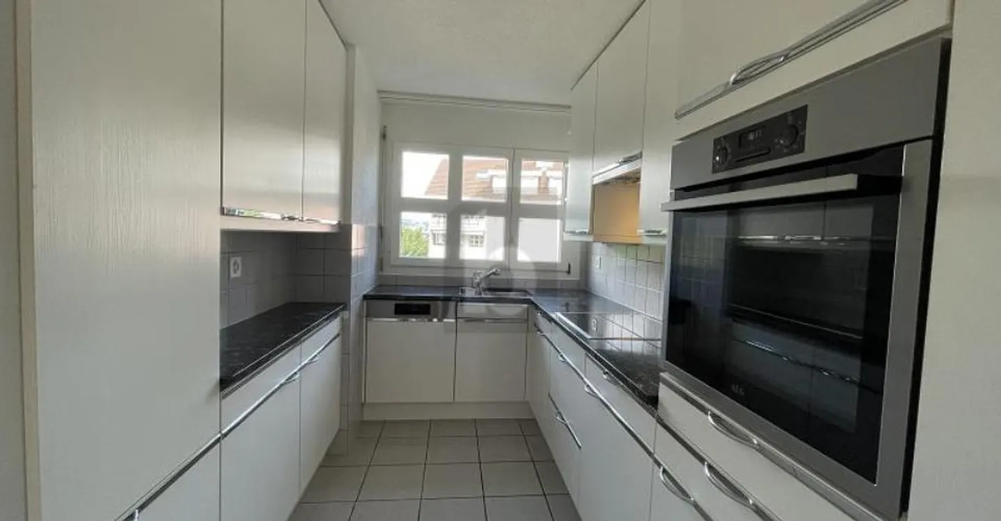 FAMILY FRIENDLY WITH LARGE BALCONY - Photo 4 of 5