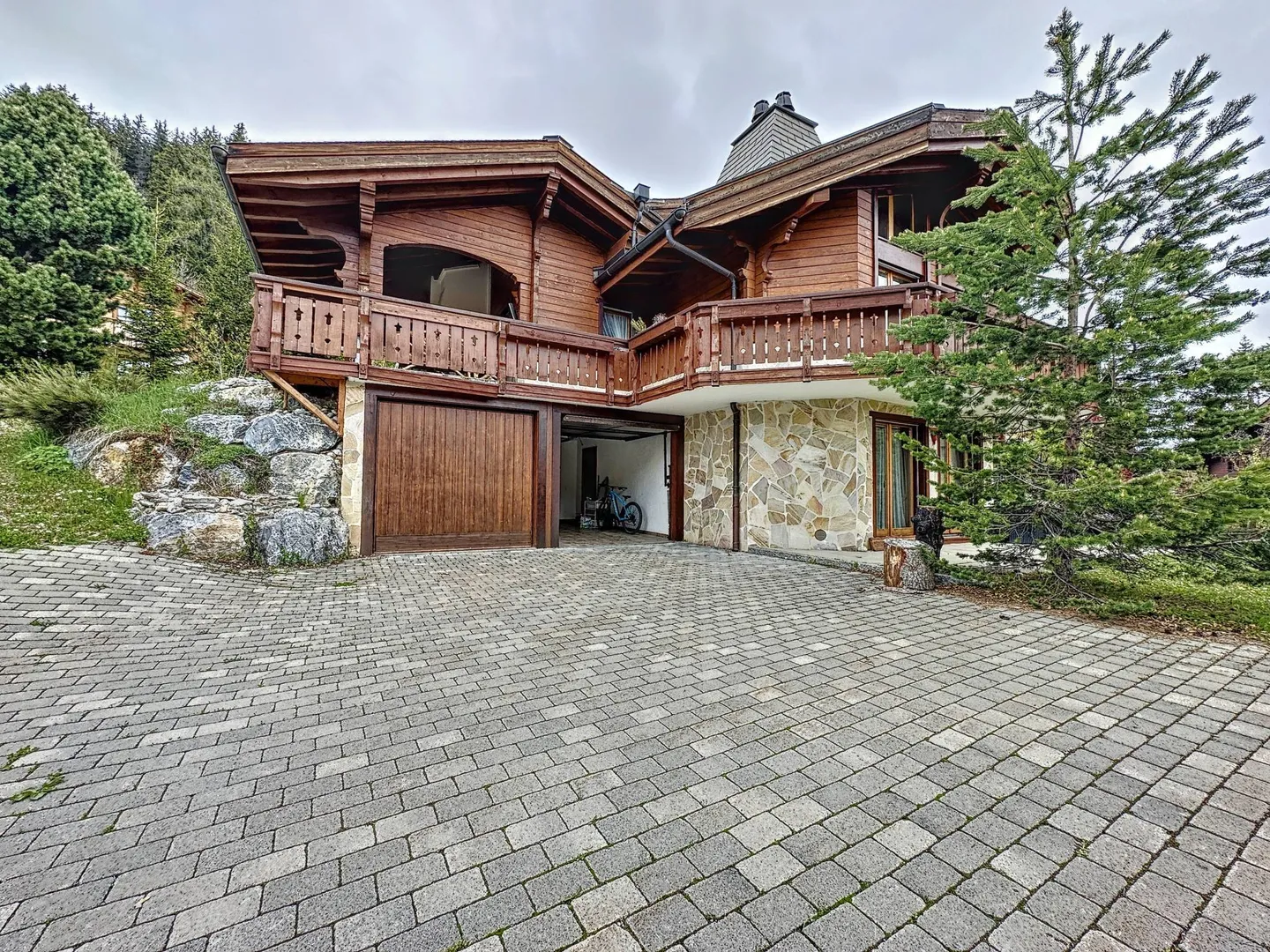 Chalet magnifique à deux pas du centre de la station de ski d'Anzère - Photo 2 sur 5