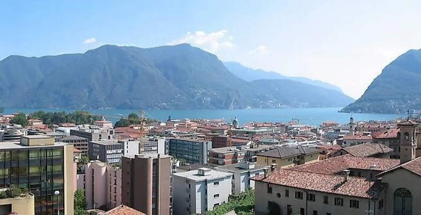 Office with 6 rooms, spacious and bright - Photo 1 of 8