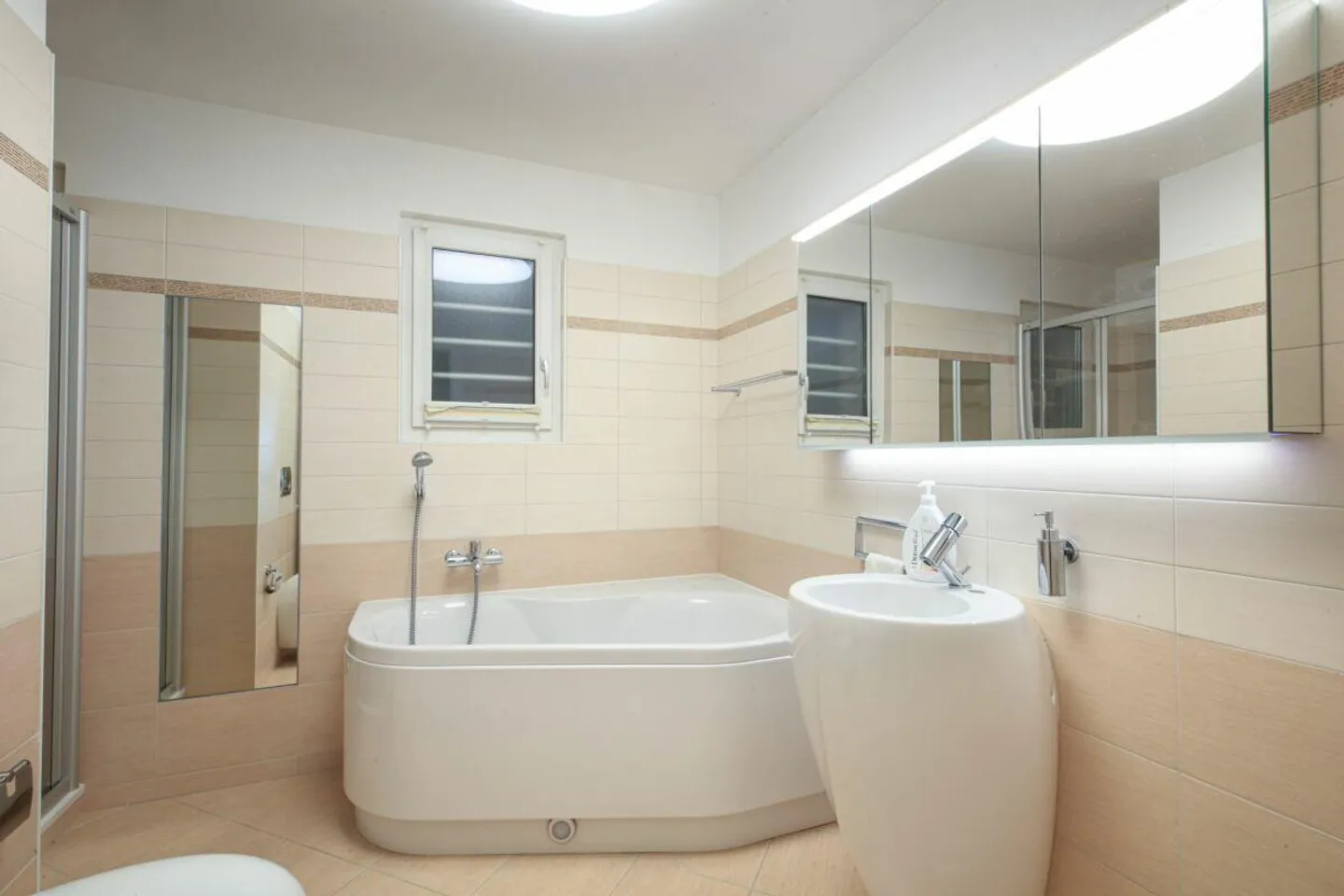 GORDOLA - Appartamento interessante con piscina privata - Foto 11 di 19