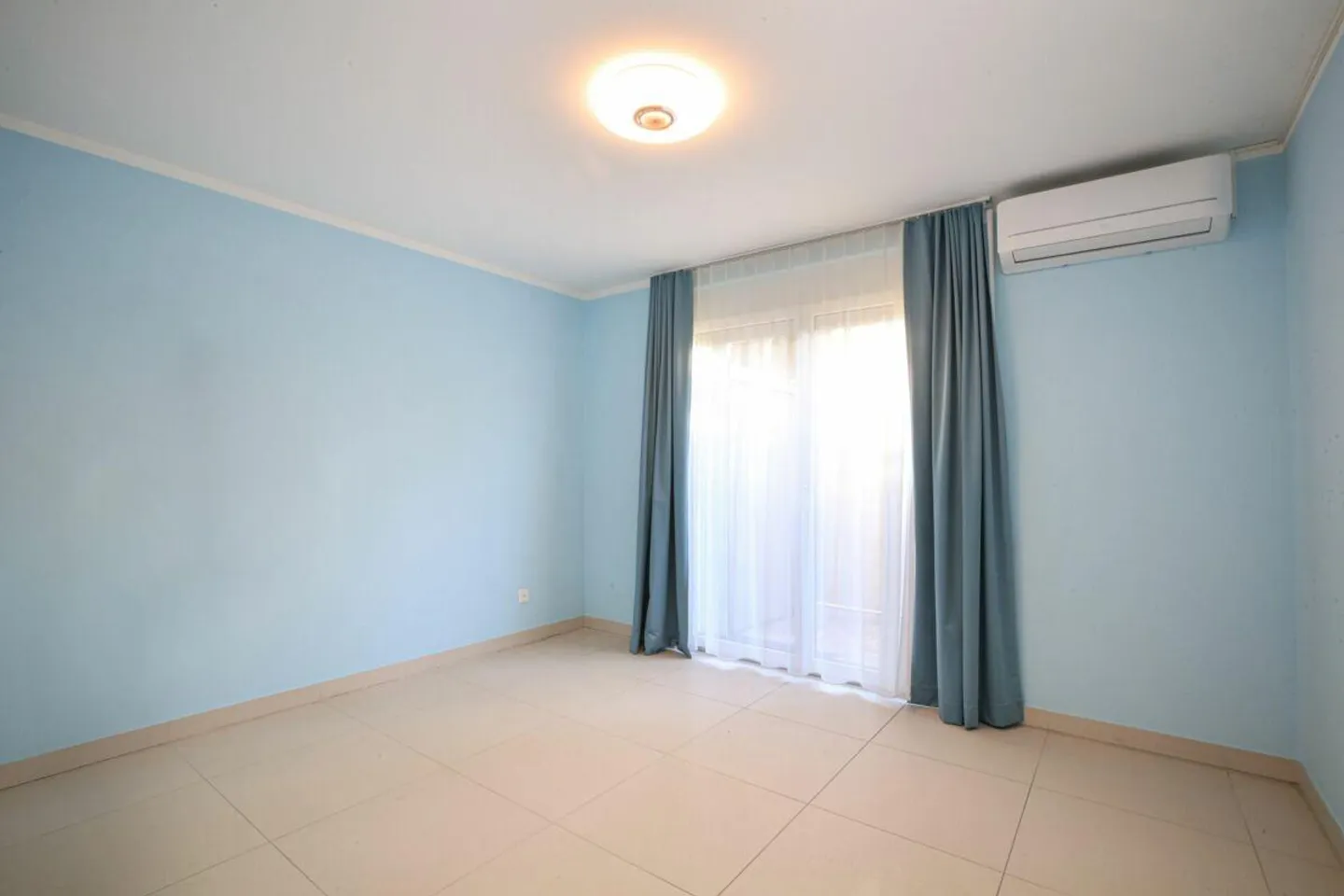 GORDOLA - Appartamento interessante con piscina privata - Foto 12 di 19