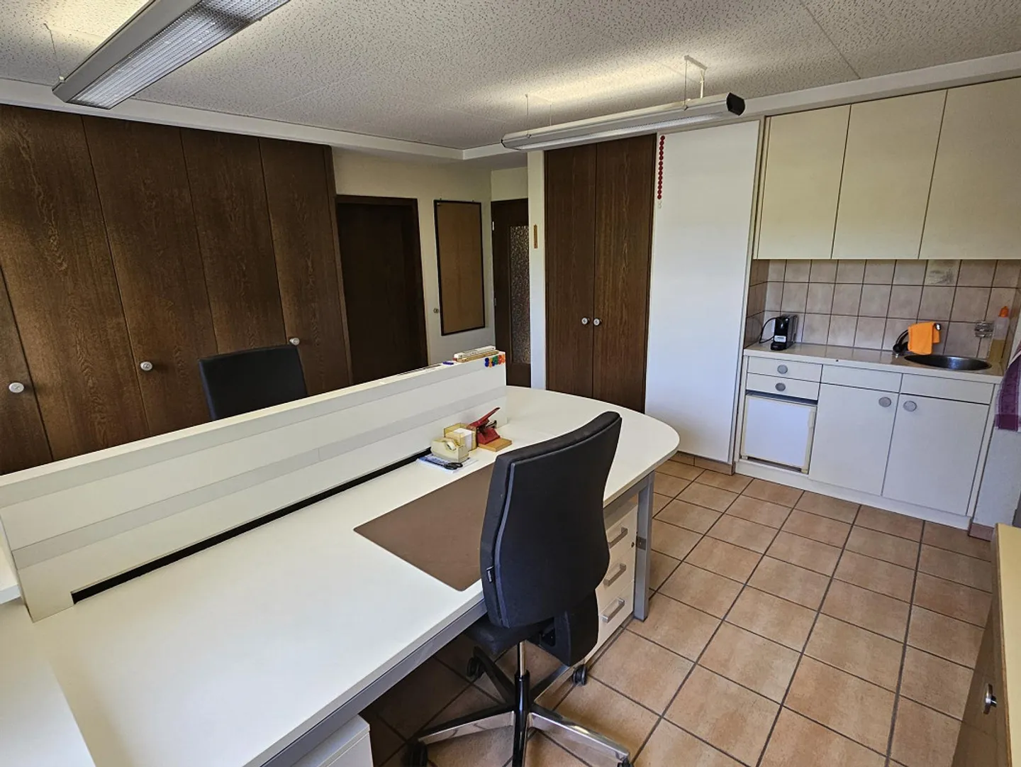 Uffici con Archivio / Spazio di Stoccaggio / Produzione - Foto 5 di 16