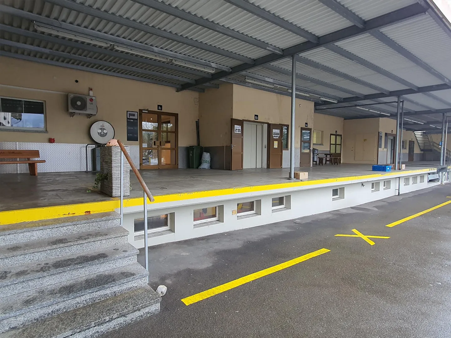 Uffici con Archivio / Spazio di Stoccaggio / Produzione - Foto 10 di 16