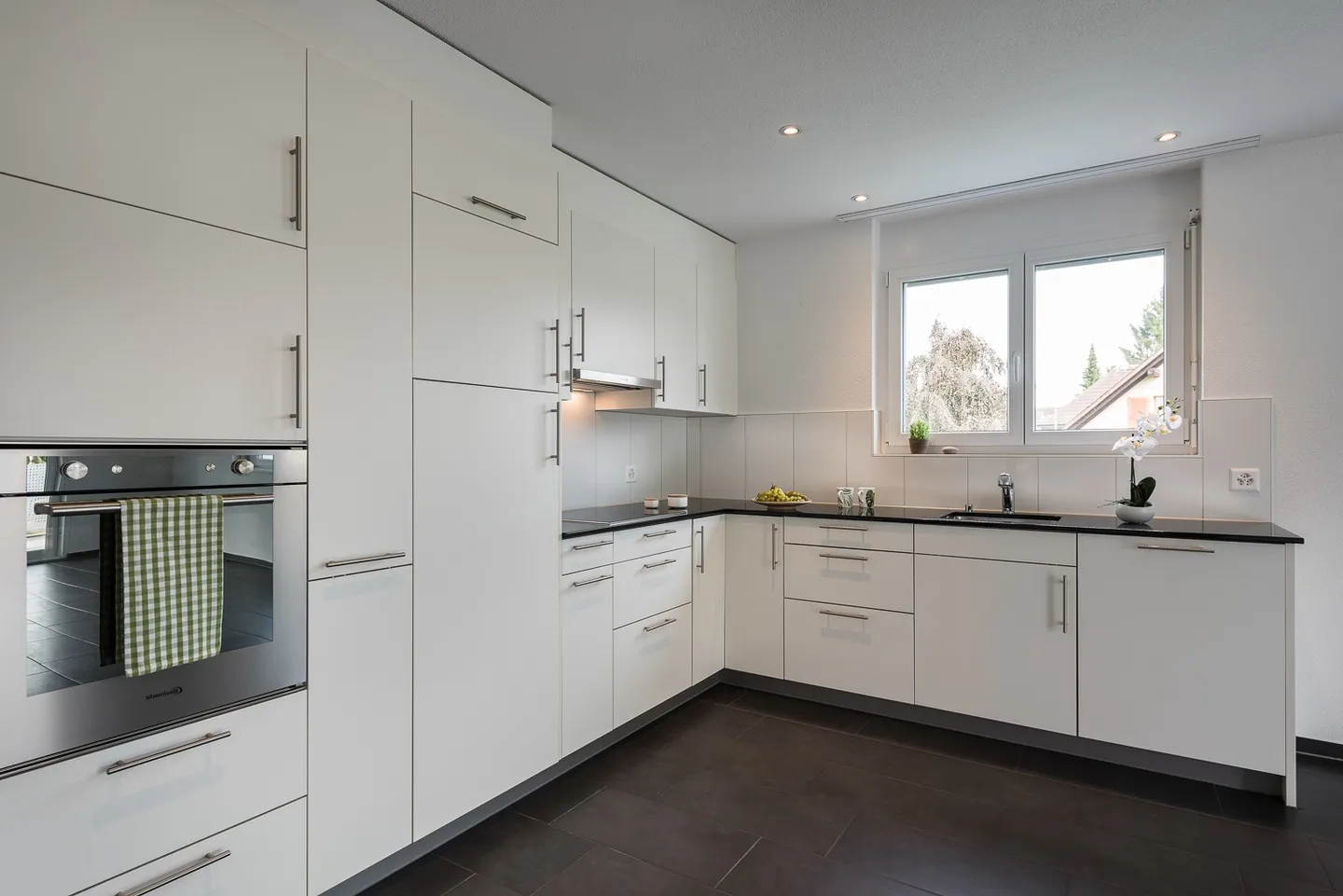 Appartamento spazioso con balcone - Foto 1 di 5