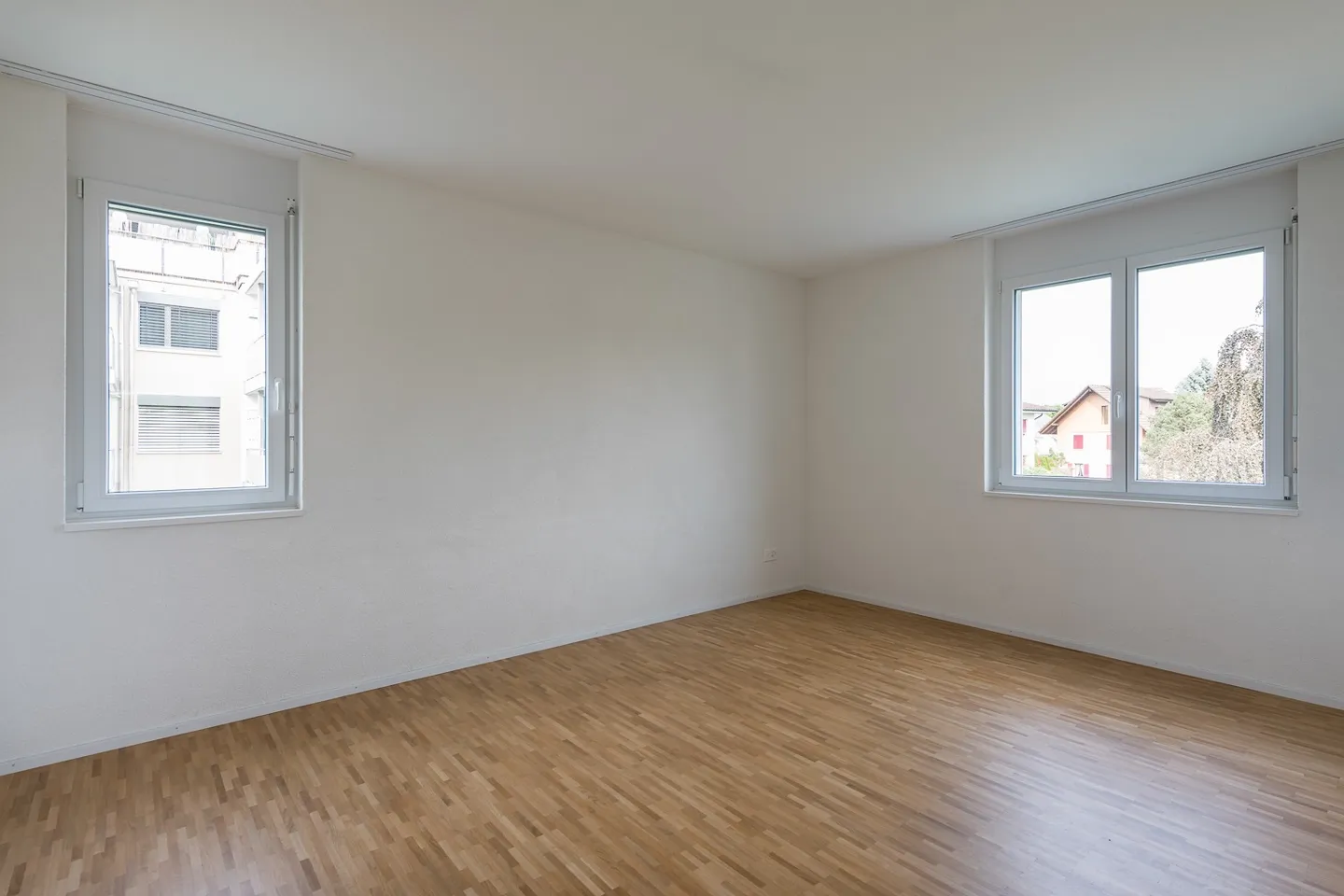 Appartamento spazioso con balcone - Foto 3 di 5