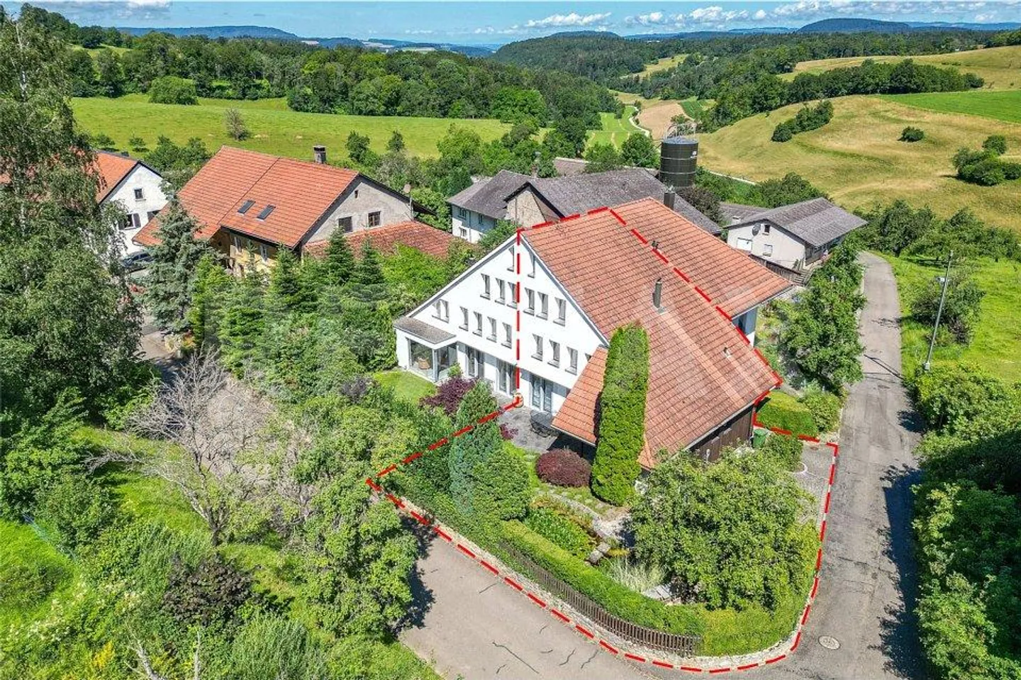 Maison individuelle de 5,5 pièces dans un emplacement idyllique - Photo 2 sur 13