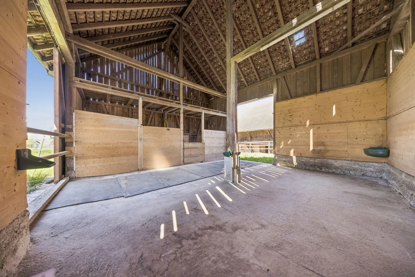 ROW HOUSE WITH BARN SECTION AND SPACE FOR 8 HORSES - Photo 9 of 10