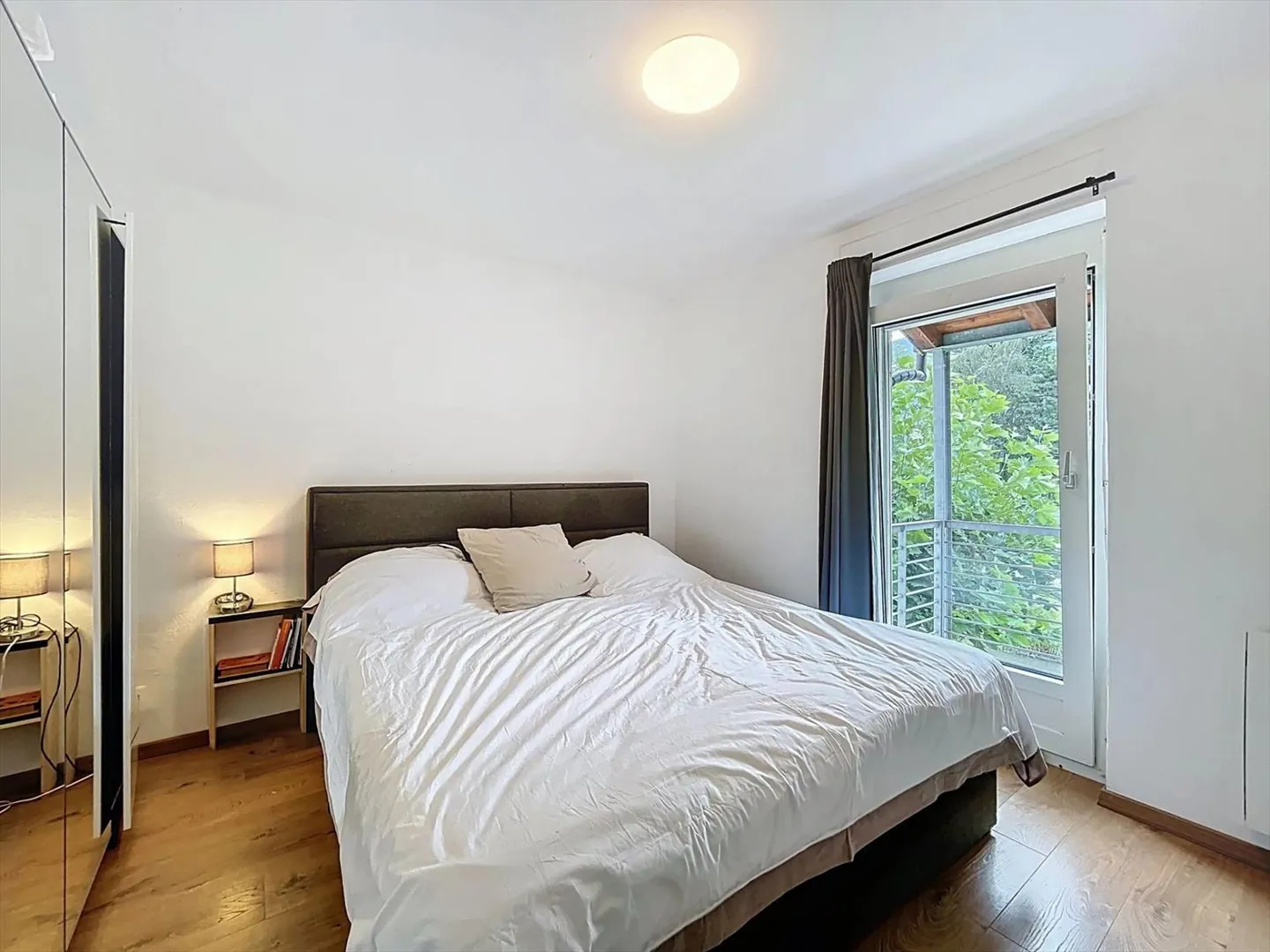 Charmante angrenzende Villa mit großem Garten - Foto 8 von 12