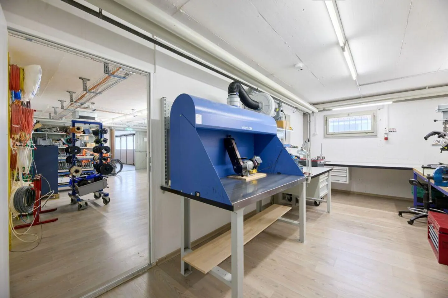 Gewerbeimmobilie mit vielseitigen Nutzungsmöglichkeiten in Oftringen! - Foto 28 von 30