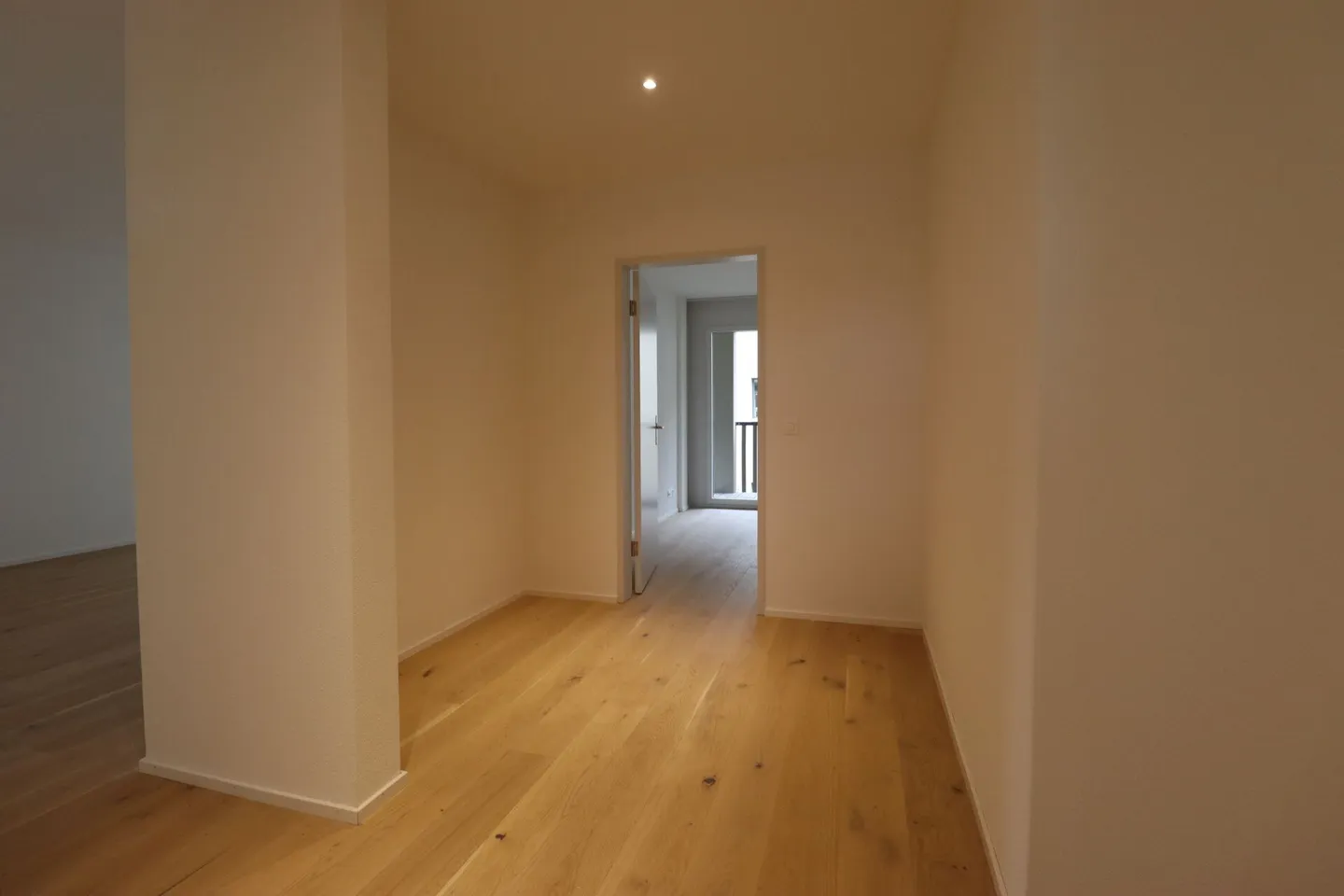 Great condominium in the village center - Photo 4 of 10