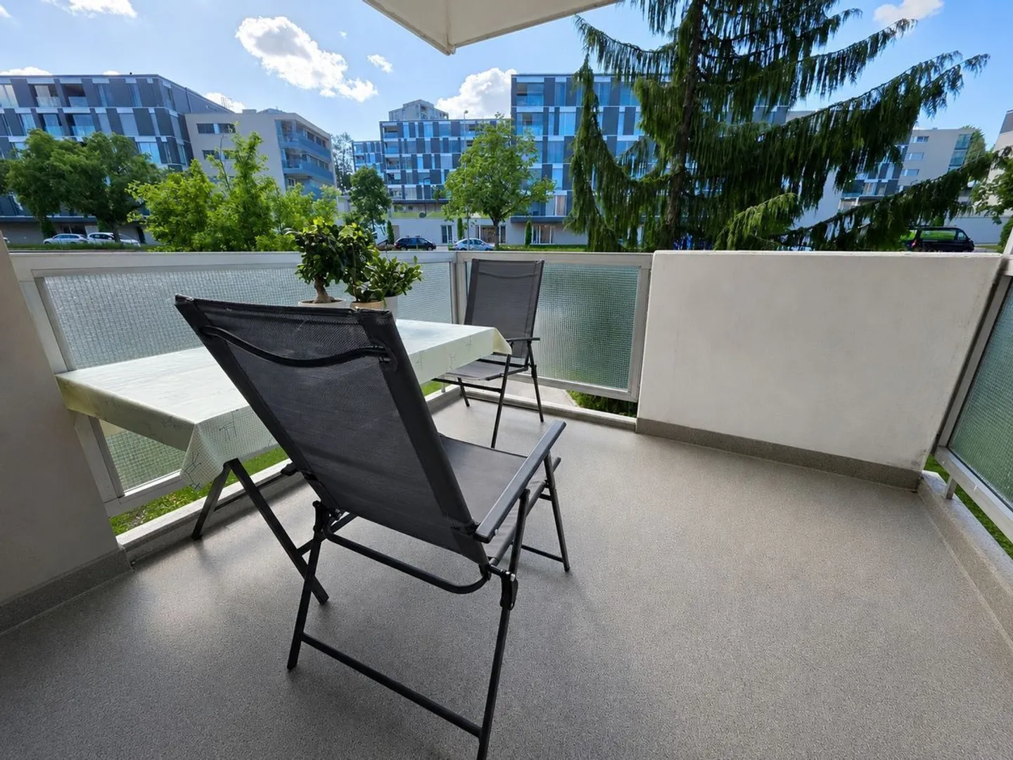 Appartement lumineux 5,5 pièces - Photo 2 sur 11