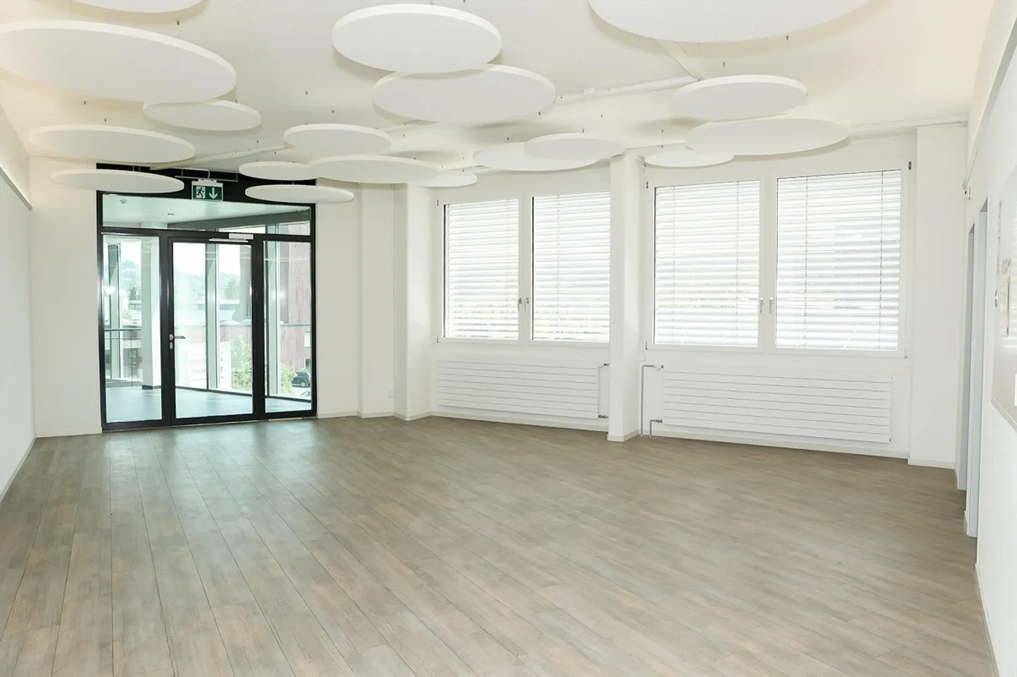 Moderno e rappresentativo edificio per uffici - Foto 2 di 11