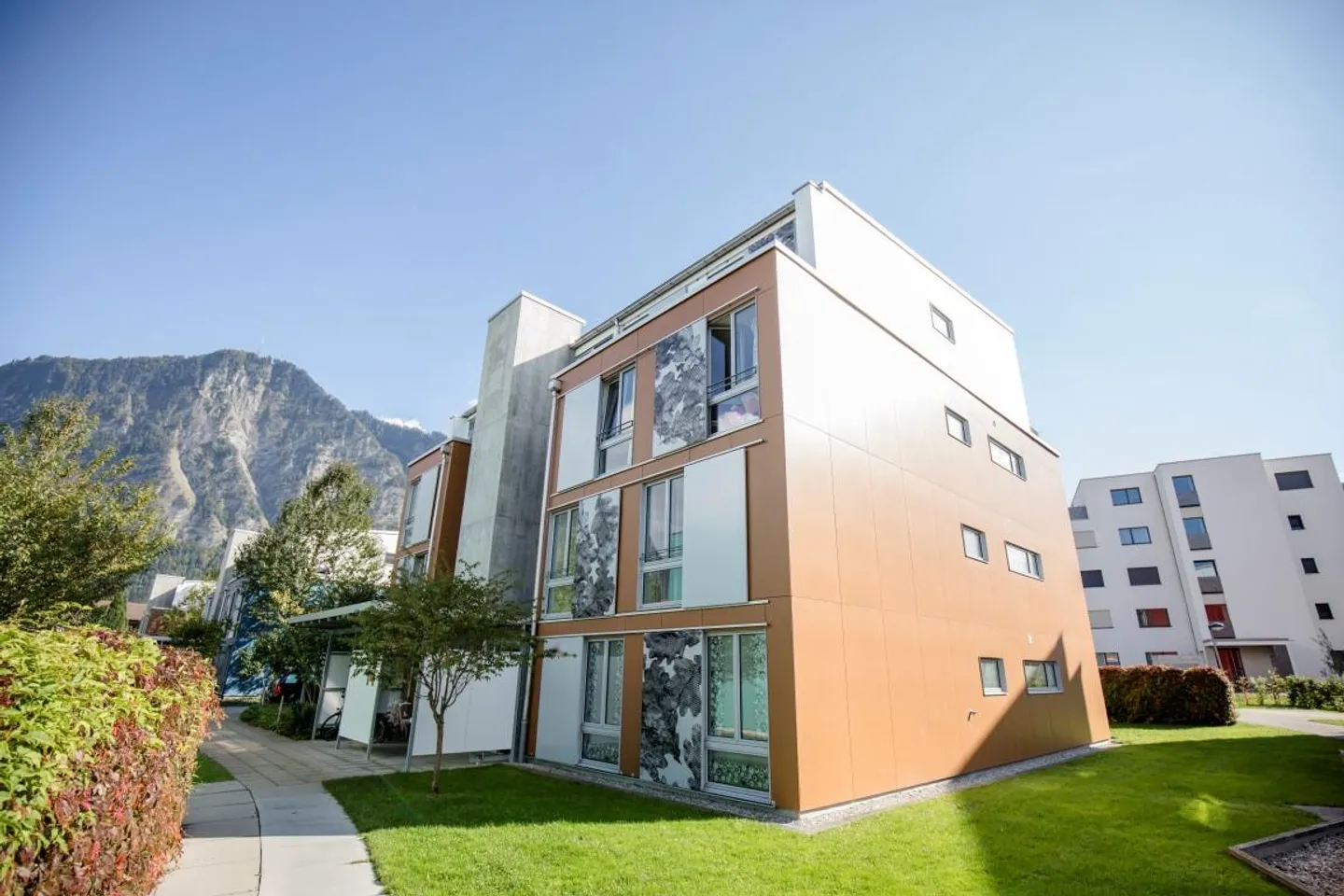 Modern 3.5 room apartment for rent in Igis! - Photo 1 of 9