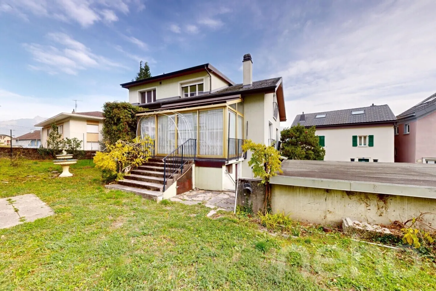 Multi-family house with three units in the center of Vouvry - Photo 3 of 12