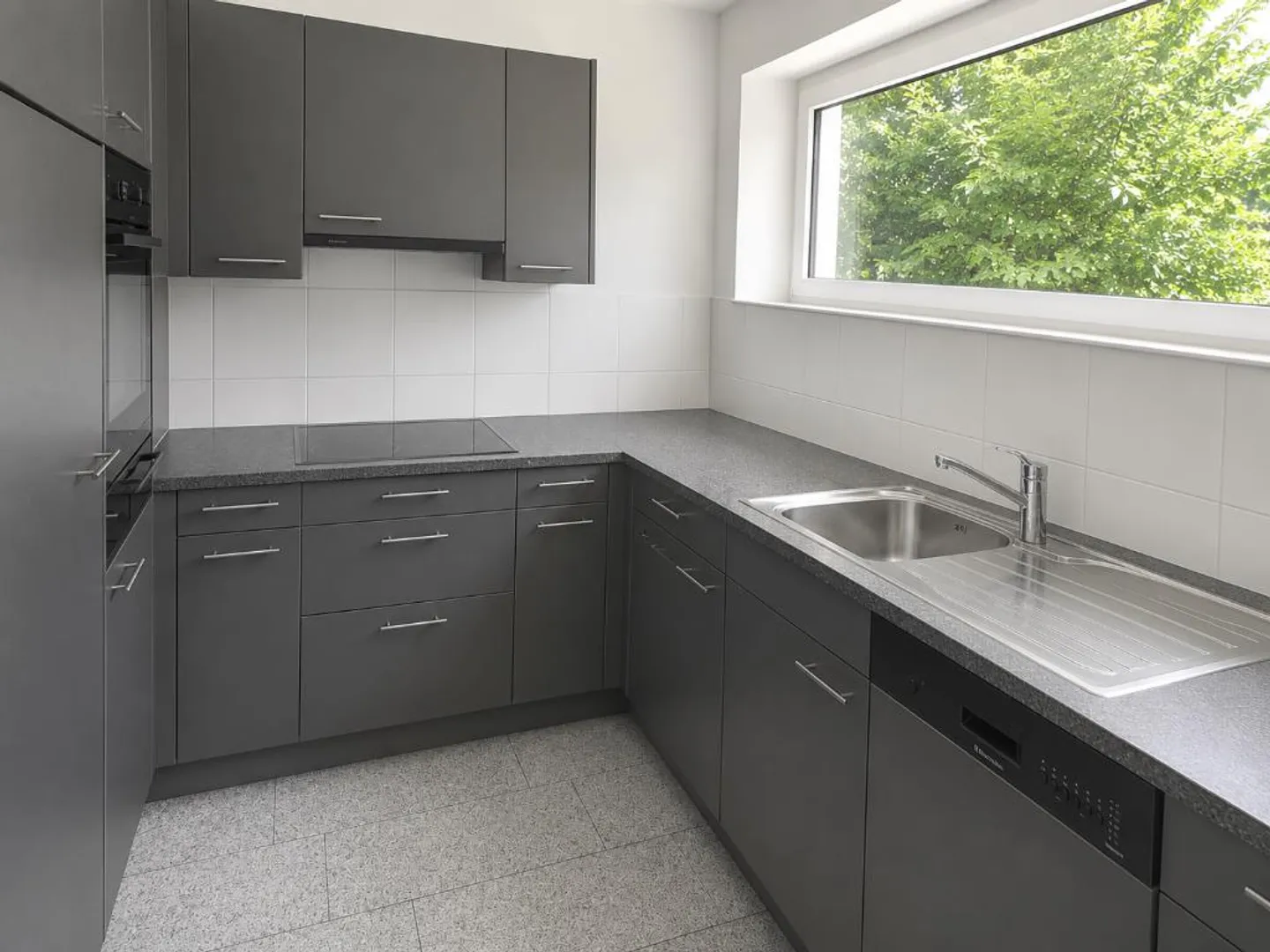 Modern 3.5 room apartment for rent in Igis! - Photo 5 of 9