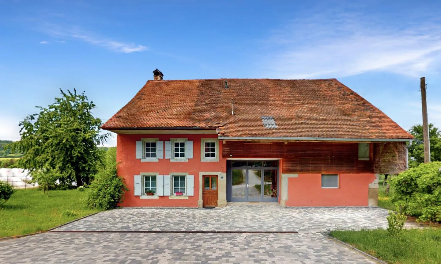 Magnificent renovated farmhouse with artisan workshop in the heart of Broye - Photo 3 of 13