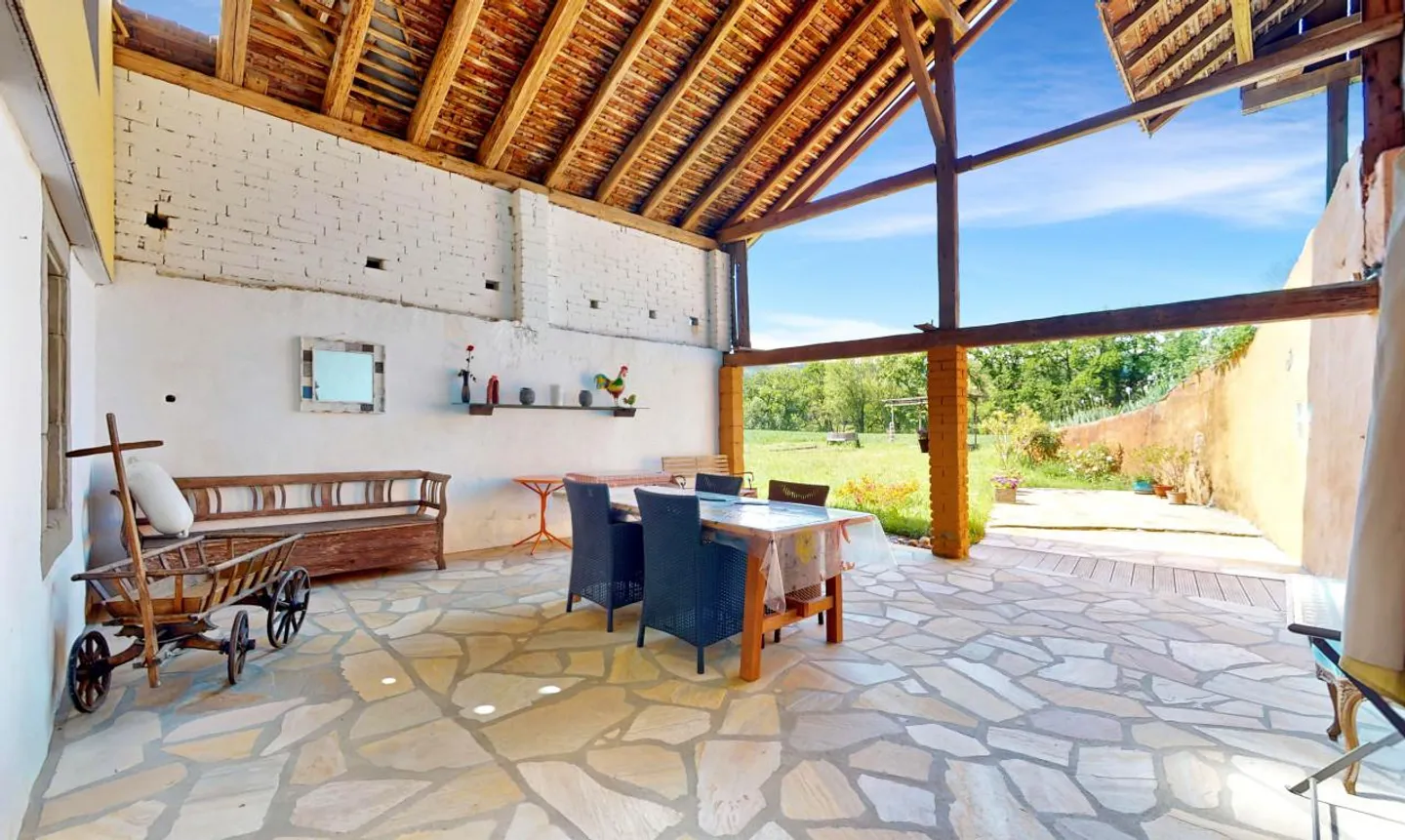 Magnificent renovated farmhouse with artisan workshop in the heart of Broye - Photo 5 of 13