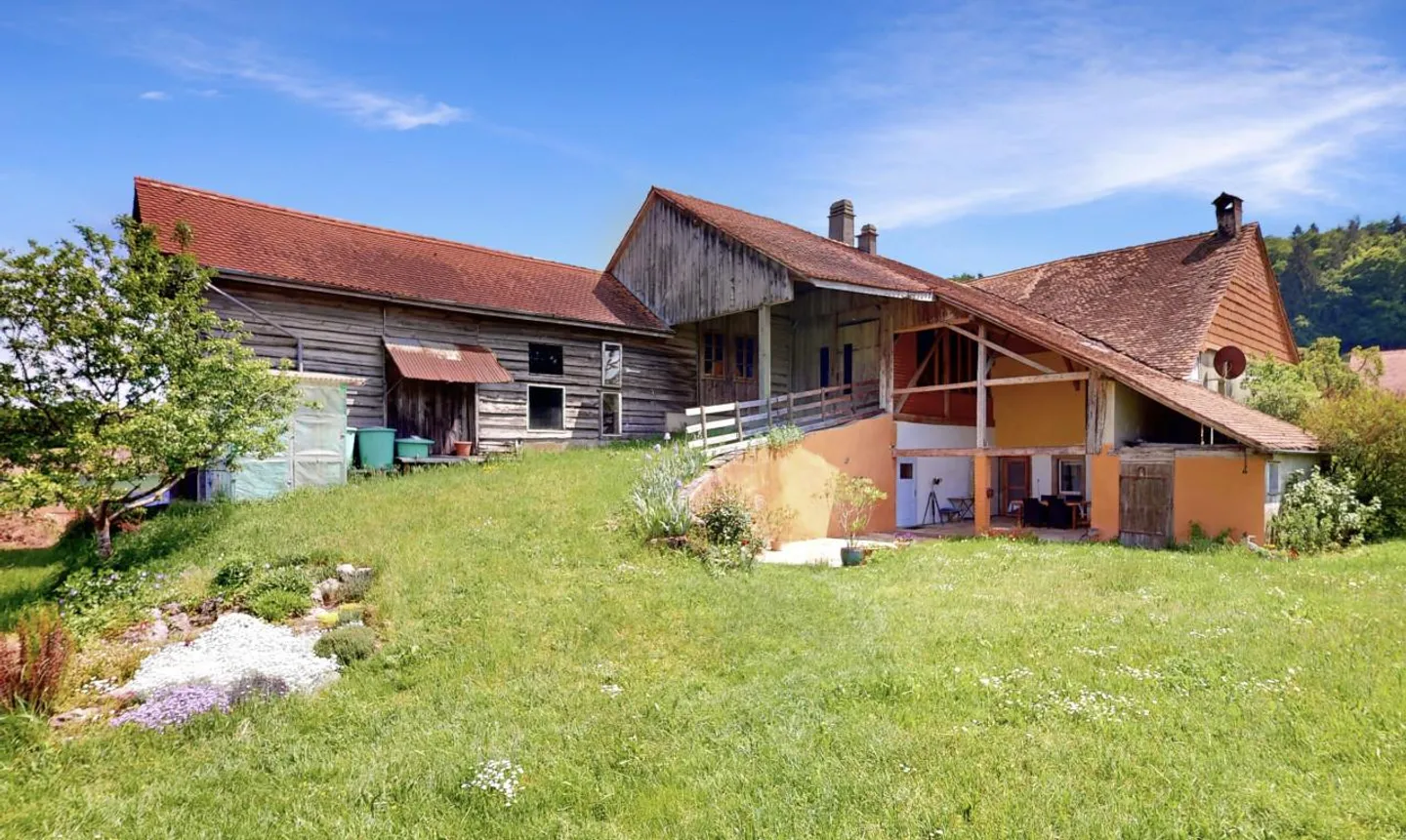 Magnificent renovated farmhouse with artisan workshop in the heart of Broye - Photo 7 of 13
