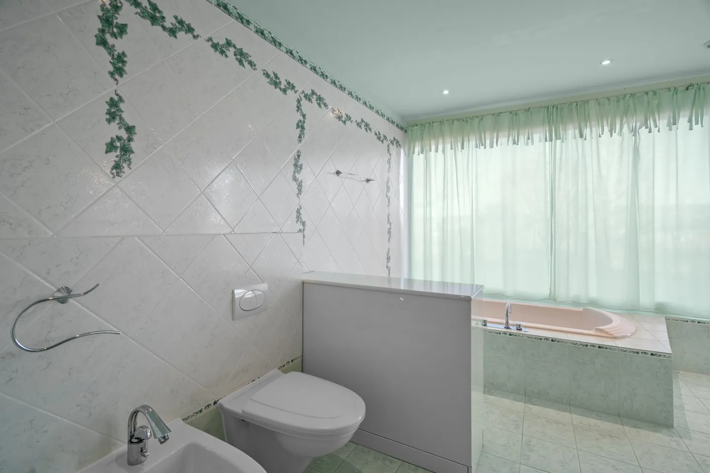 Charming Duplex with Panoramic Views - Photo 11 of 12