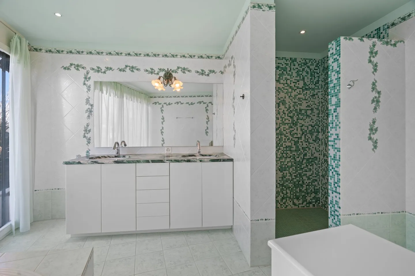 Charming Duplex with Panoramic Views - Photo 12 of 12