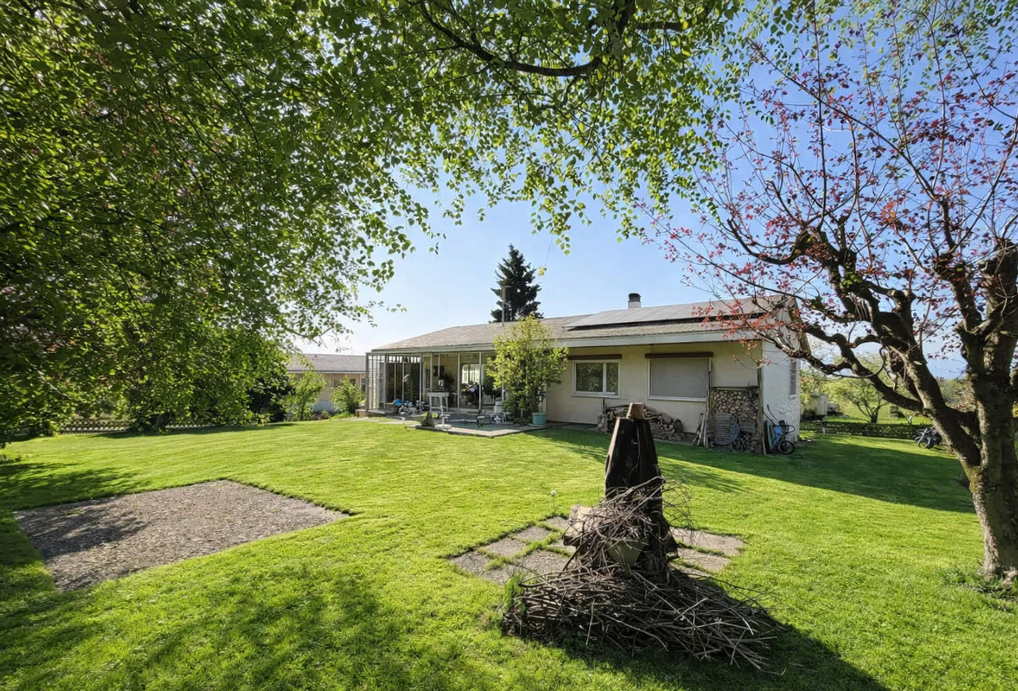 Stupenda Villa con Grande Giardino - Foto 1 di 12