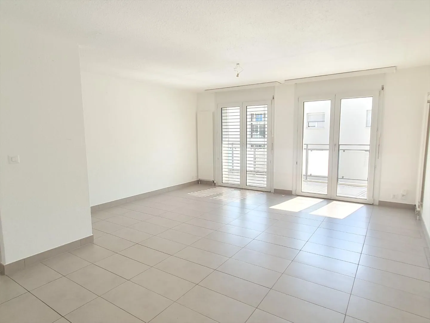 4.5 Room Apartment - Photo 1 of 9