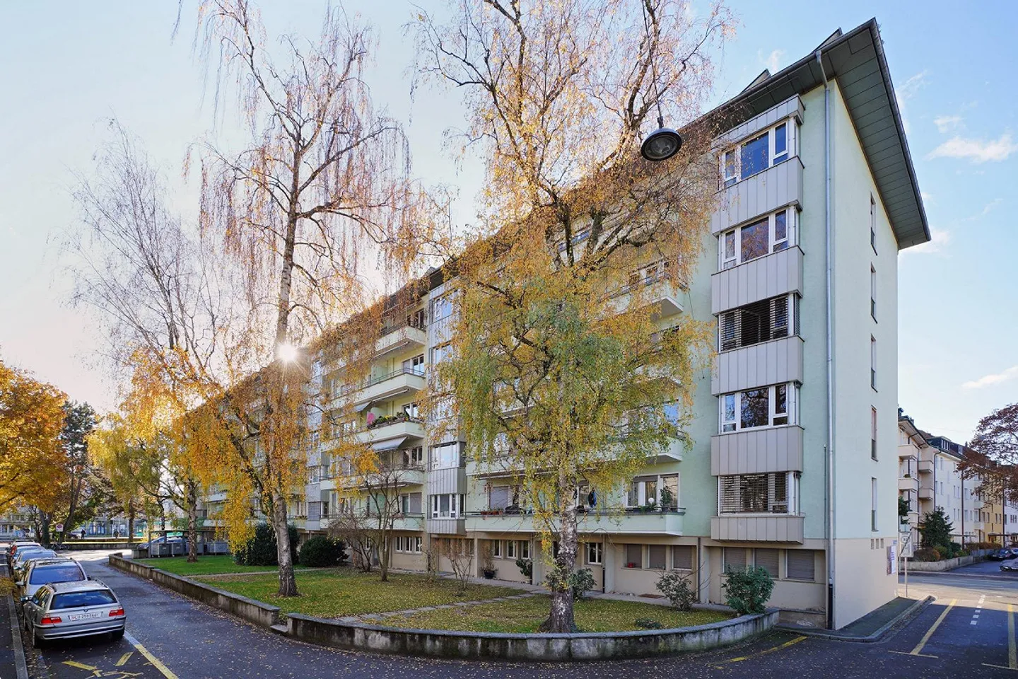 Cozy Apartment for Singles - Photo 2 of 5