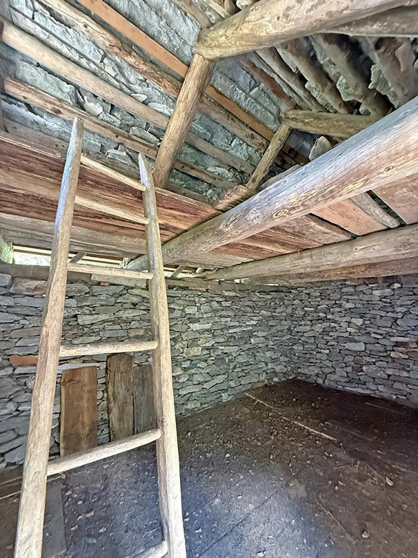 2 Rustico for renovation with building land - Photo 8 of 17