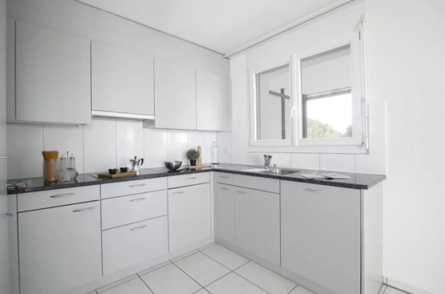 Modern 3.5-room apartment with large balcony in Niederglatt - Photo 3 of 12