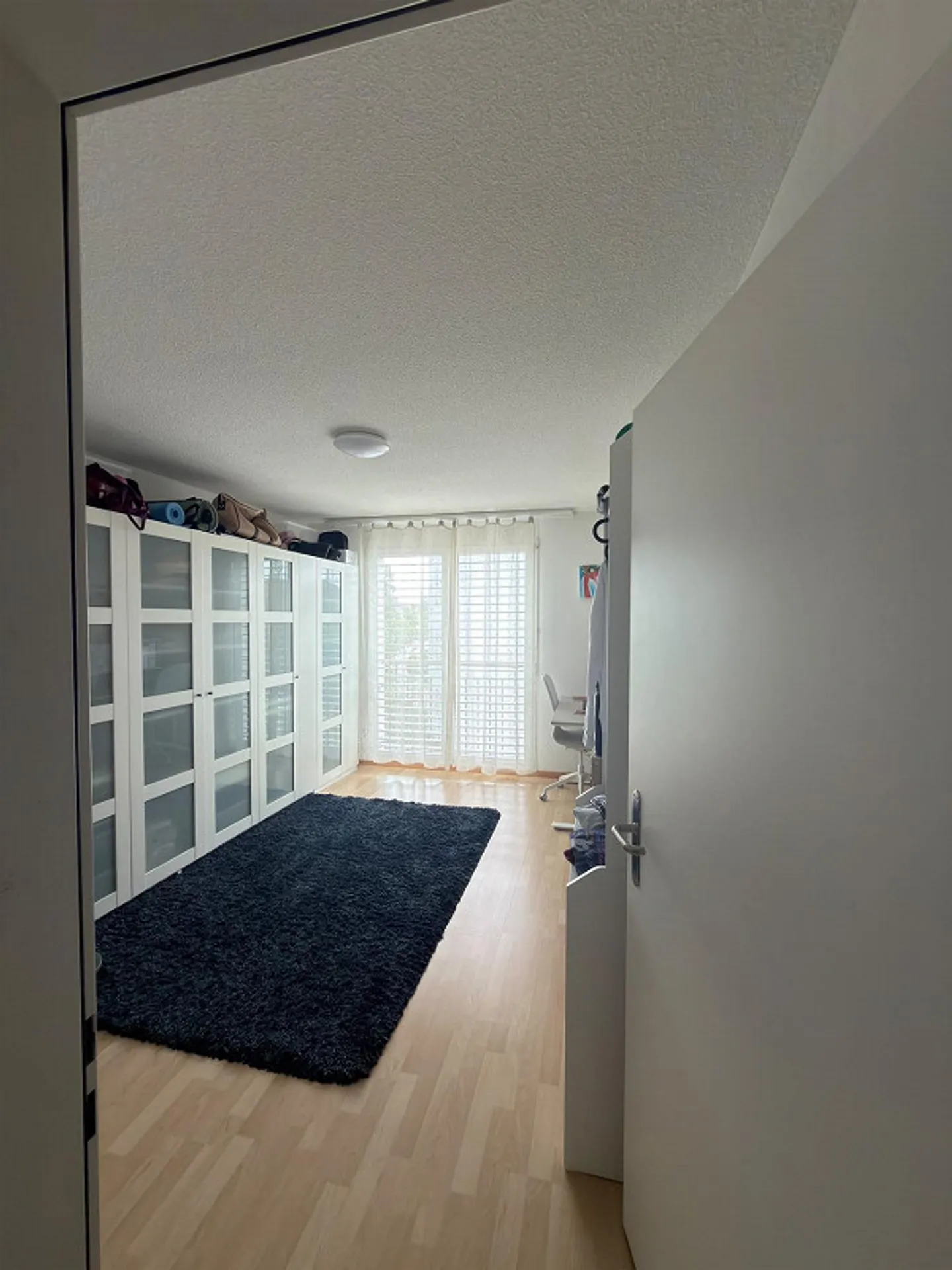 Modern 3.5-room apartment with large balcony in Niederglatt - Photo 4 of 12