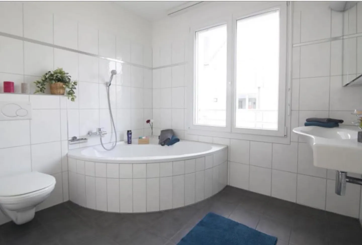 Modern 3.5-room apartment with large balcony in Niederglatt - Photo 5 of 12