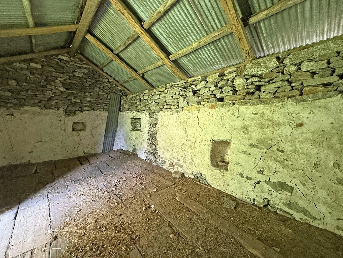 2 Rustico for renovation with building land - Photo 14 of 17