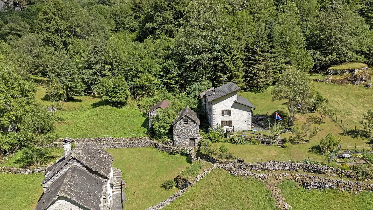 2 Rustico for renovation with building land - Photo 16 of 17